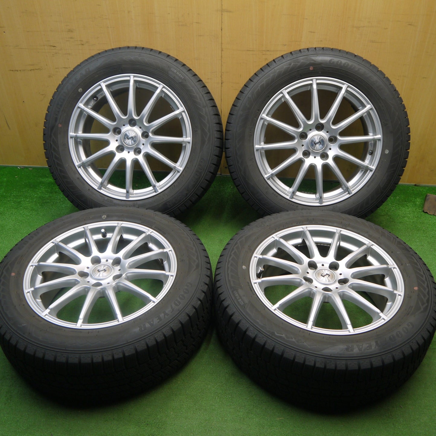 バリ溝！22年！キレイ！8.5分★スタッドレス 215/60R17 グッドイヤー アイスナビ8 weds 社外 アルミ ウェッズ 17インチ PCD114.3/5H★6041007Hス