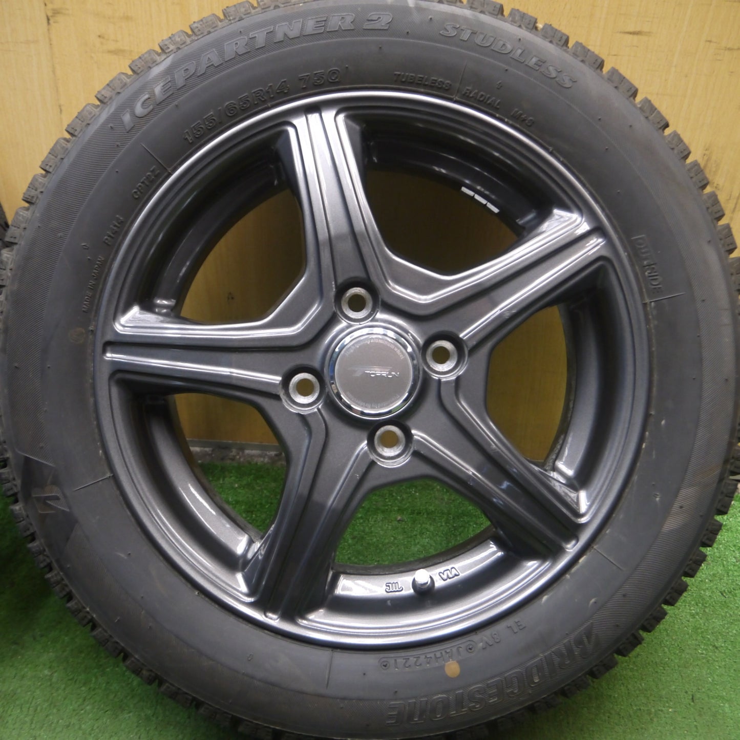 *送料無料* バリ溝！21年！キレイ！ほぼ10分★スタッドレス 155/65R14 ブリヂストン アイスパートナー2 TOPRUN トップラン 14インチ PCD100/4H★4061701Hス