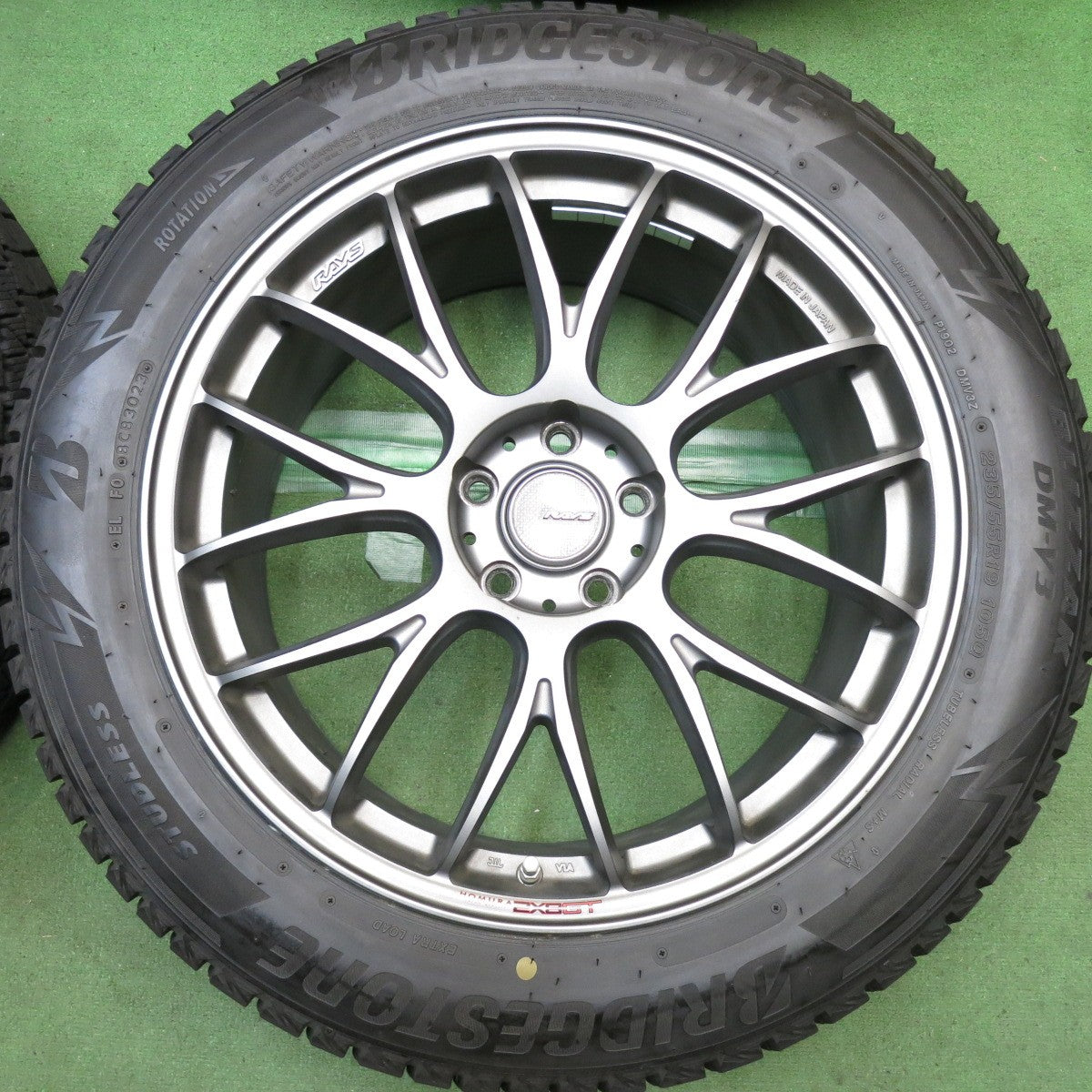 バリ溝！23年！キレイ！9.5分以上◎RAYS HOMURA 2X8 GT 235/55R19 スタッドレス ブリヂストン ブリザック DM-V3 レイズ ホムラ 19インチ PCD114.3/5H◎6092711HAス