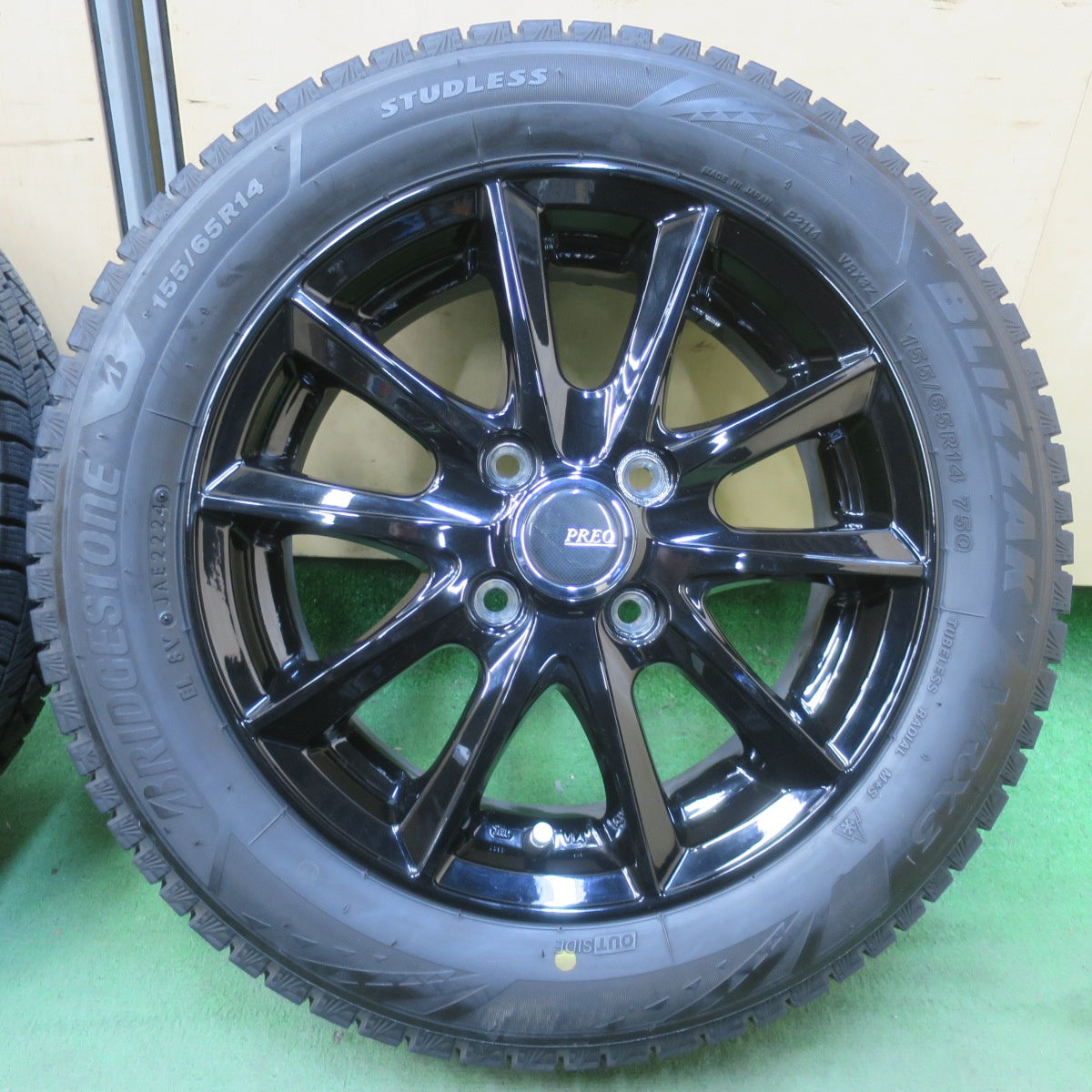 バリ溝！24年！キレイ！9分★スタッドレス 155/65R14 ブリヂストン ブリザック VRX3 PREO プレオ 14インチ PCD100/4H★6031405イス