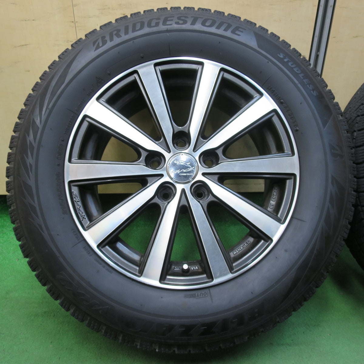 [送料無料] 4本価格★スタッドレス 215/65R16 ブリヂストン ブリザック VRX2 SMACK ENKEI スマック エンケイ 16インチ PCD114.3/5H★5010310イス