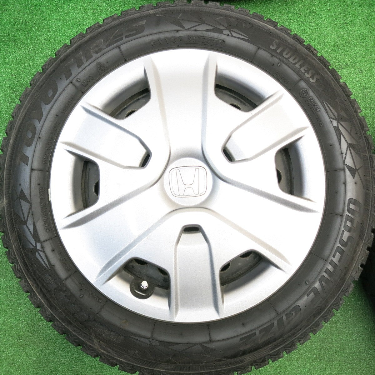 ほぼ未使用！21年！キレイ★ホンダ フリード フィット 等 純正 スチール 175/65R15 スタッドレス トーヨー オブザーブ GIZ2 15インチ PCD100/4H★5110610HAス