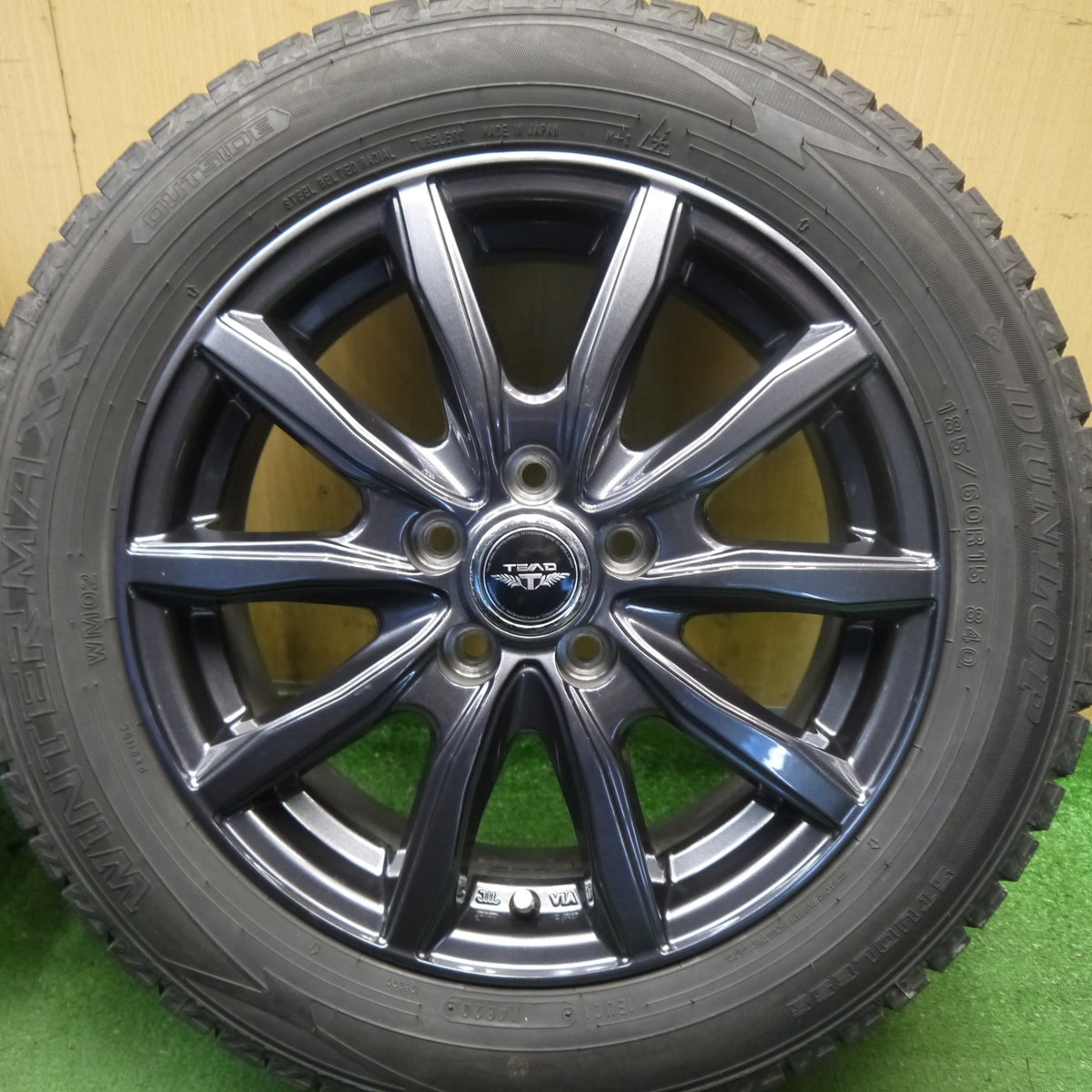 バリ溝！23年！9.5分◎シエンタ 等 185/60R15 スタッドレス ダンロップ ウインターマックス WM02 TEAD テッド 15インチ PCD100/5H◎6092902Hス
