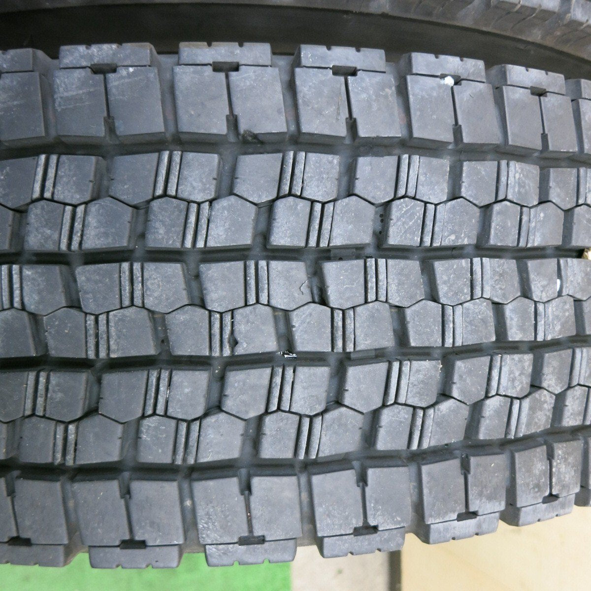 2本価格！23年★トラック タイヤ 225/90R17.5 127/125L スタッドレス ブリヂストン W999 17.5インチ★5031906ナスタ
