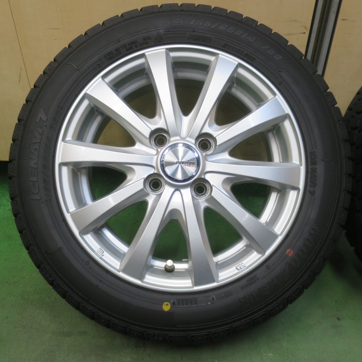 バリ溝！8.5分◎スタッドレス 155/65R14 グッドイヤー アイスナビ7 ravrion RS01 ラブリオン 14インチ PCD100/4H◎6101606イス