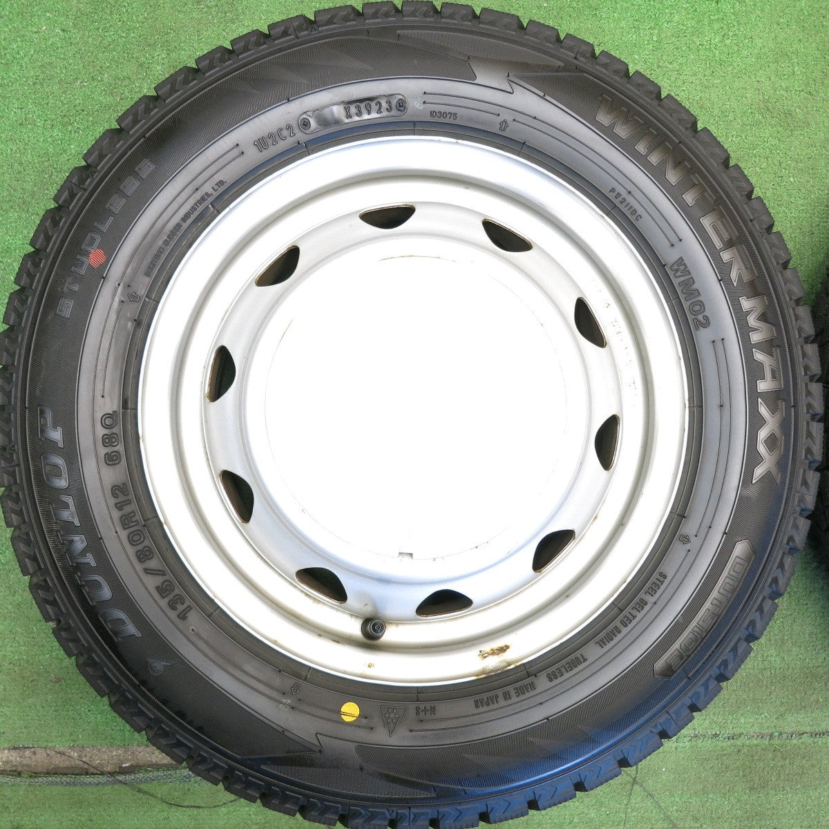 ほぼ未使用！23年★スタッドレス 135/80R12 ダンロップ ウインターマックス WM02 スチール ホイール 12インチ PCD100 110 114.3/4H マルチ★6051705HAス