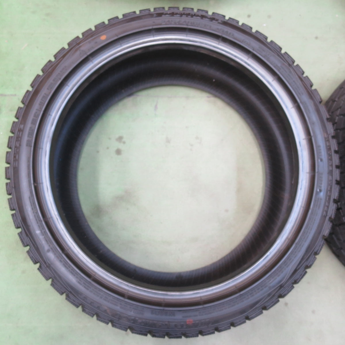 ほぼ未使用！23年★スタッドレス 245/40R19 ダンロップ ウインターマックス WM01 DSST ランフラット タイヤ 19インチ レクサス LS スカイライン 等★6051604イスタ