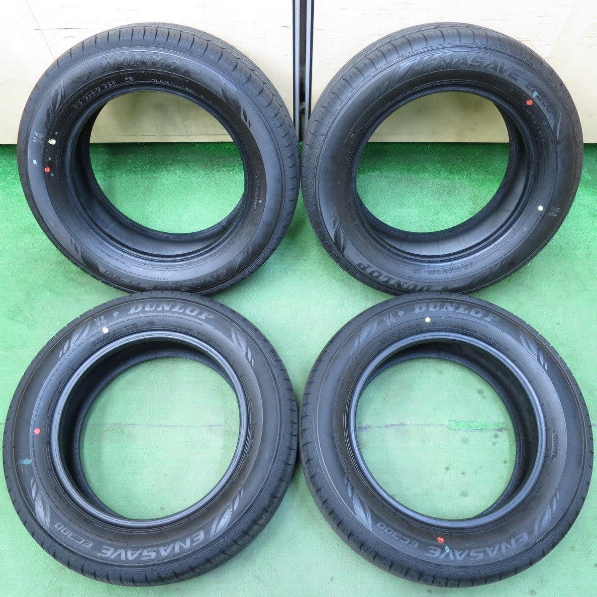 [送料無料] 新車外し！24年★215/60R16 ダンロップ エナセーブ EC300 タイヤ 16インチ アルファード エスティマ オデッセイ ヴェゼル 等★5030611イノタ