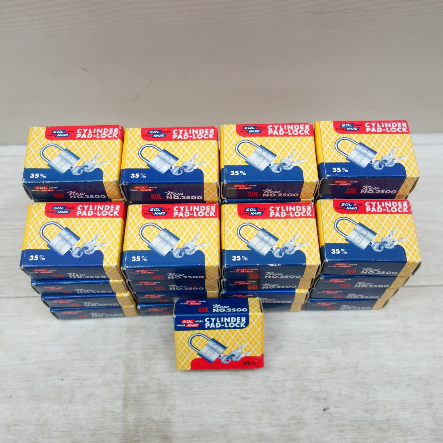 [送料無料] 未使用！37個まとめ売り☆SOL-HARD シリンダー錠 南京錠 鍵なし 35mm No.2500 CYLINDER PAD-LOCK カギ☆