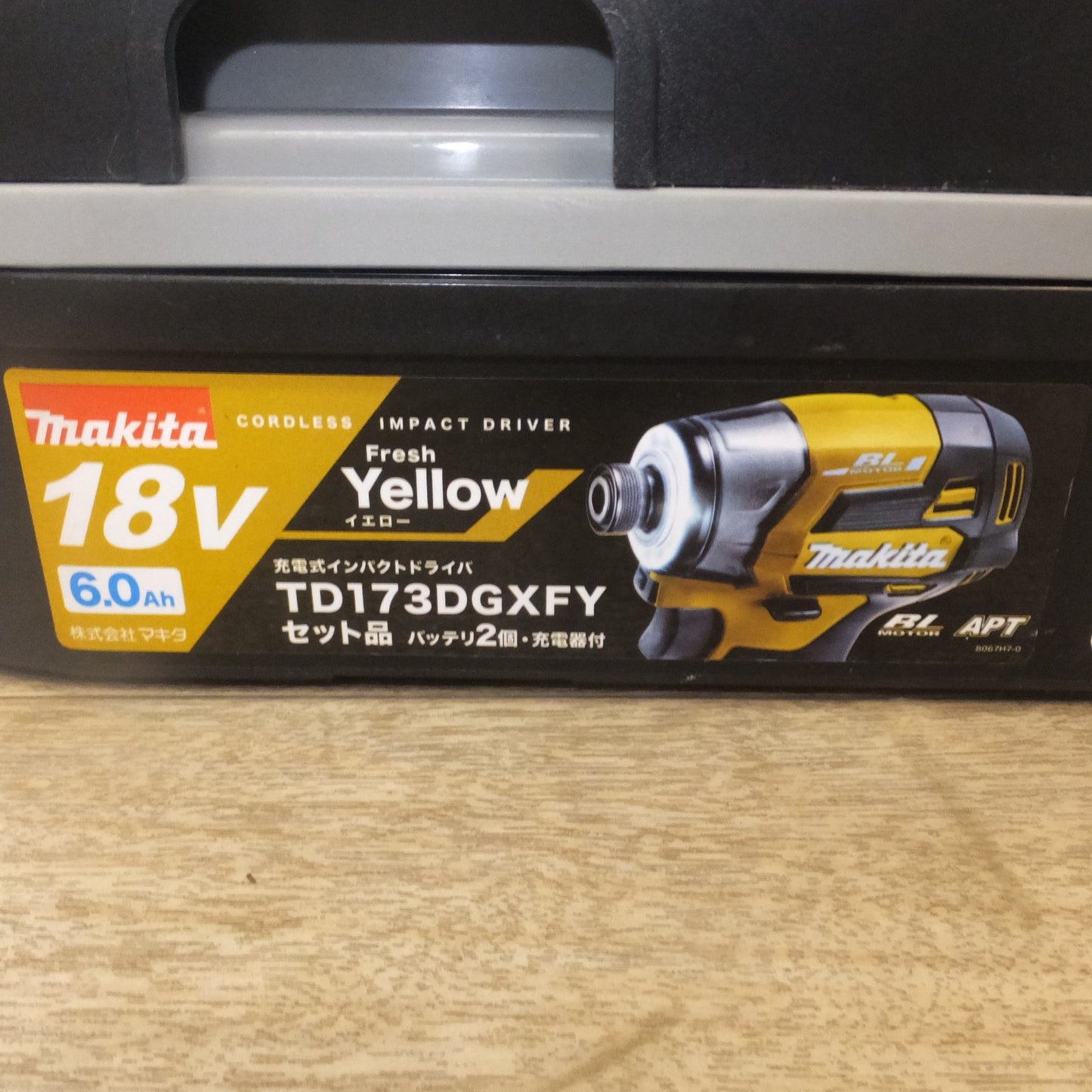 [送料無料] ★マキタ makita 充電式インパクトドライバ TD173DGXFY 18V　TOP 足場クランプソケット ETS-17SS 付★