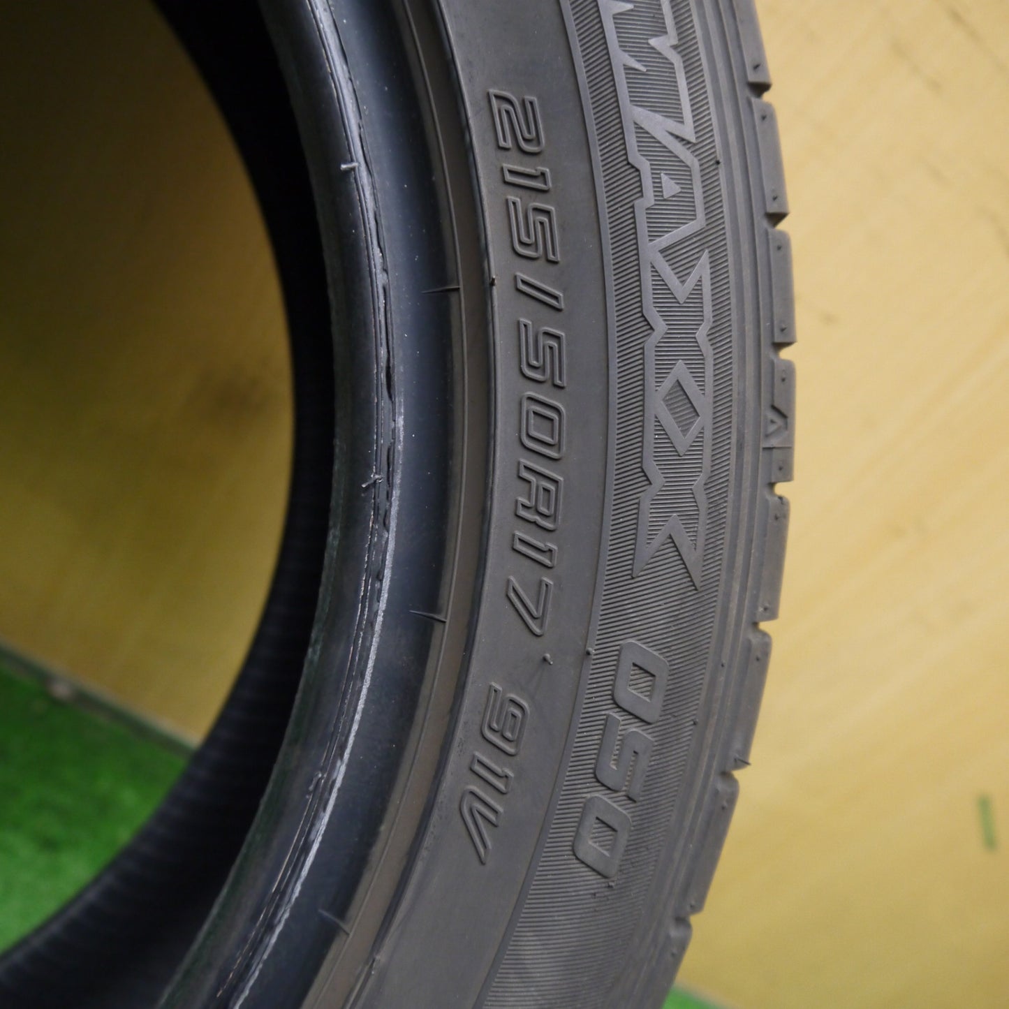 バリ溝！8.5分！2本★215/50R17 ダンロップ SPスポーツマックス 050 タイヤ 17インチ レヴォーグ プリウスα ウィッシュ 等★5060913Hノタ