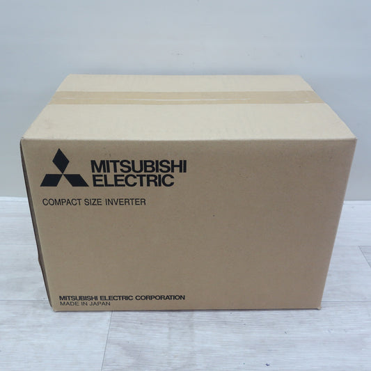 [送料無料] 未使用☆三菱電機 インバータ FR-E820-5.5K-1 2024年製 E800シリーズ 三相 200V 5.5kW☆