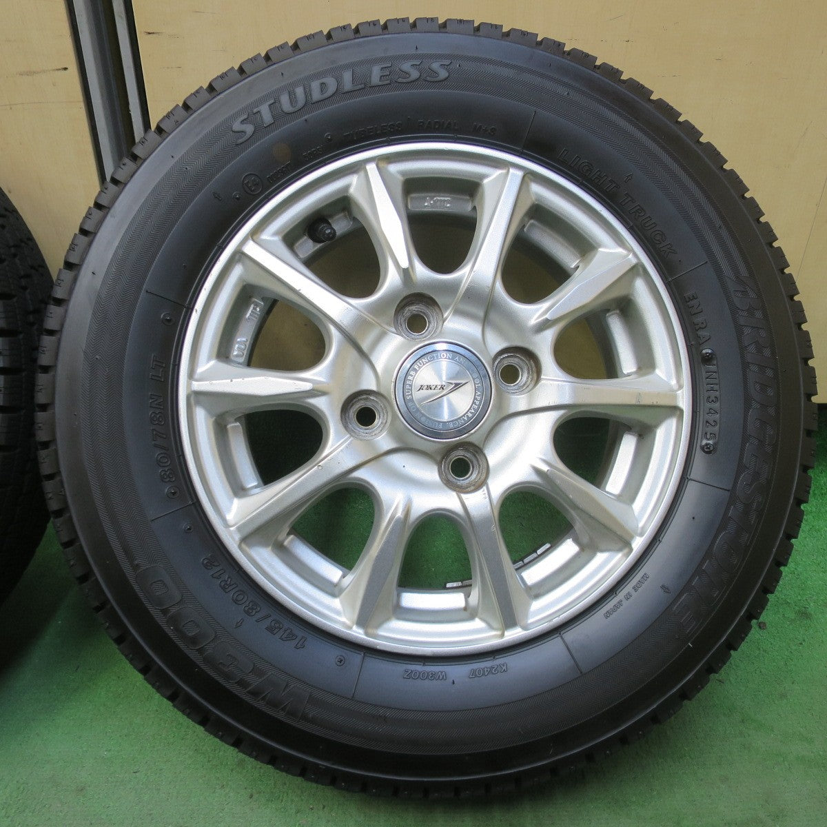 バリ溝！25年！9.5分◎スタッドレス 145/80R12 80/78N ブリヂストン ブリザック W300 JOKER ジョーカー 12インチ PCD100/4H◎6090908イス