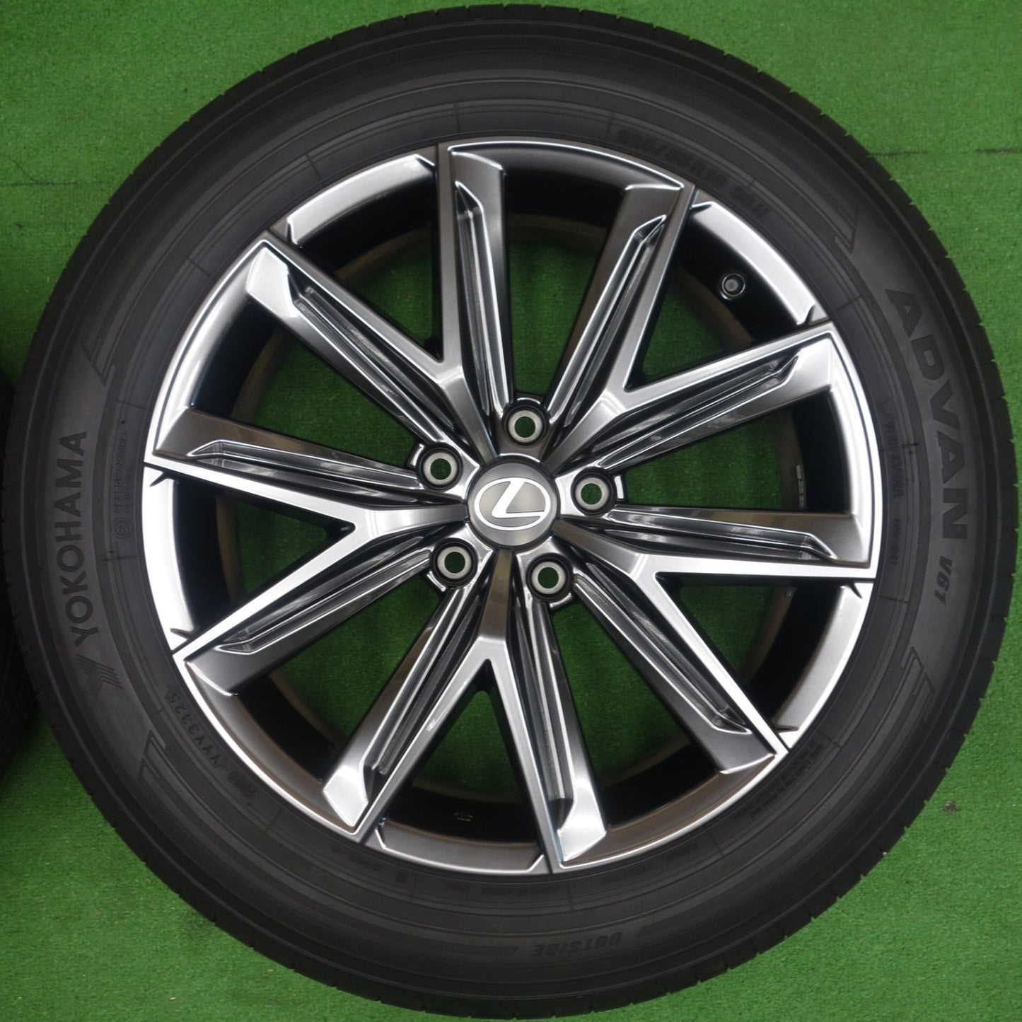 ほぼ新車外し！25年◎レクサス LBX 純正 225/55R18 ヨコハマ アドバン V61 18インチ PCD114.3/5H◎6071301KTノ