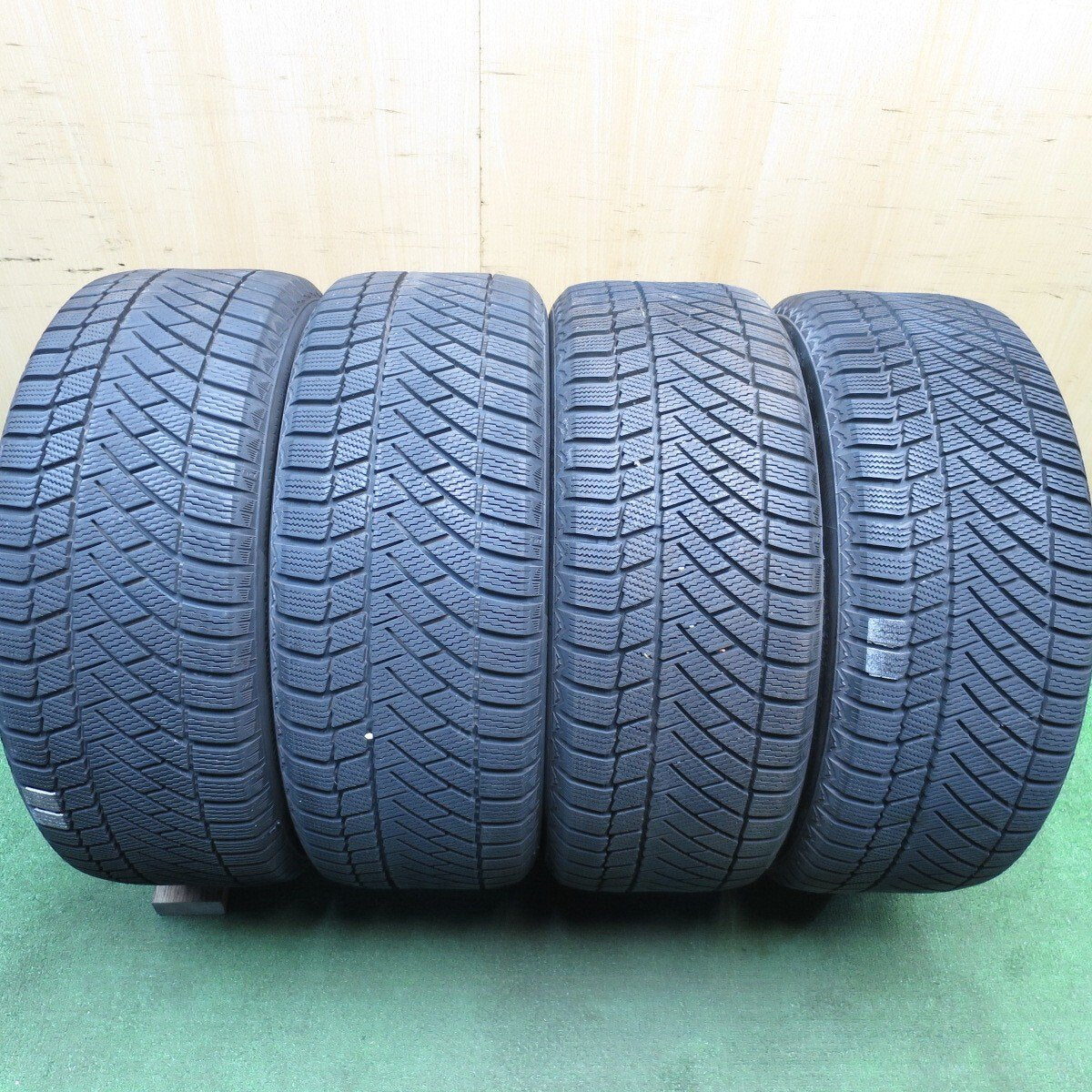 バリ溝！キレイ！9.5分以上★ベンツ 等 EURO FORSCH 225/50R17 スタッドレス コンチネンタル コンチバイキング コンタクト6 ユーロフォルシュ PCD112/5H★5031010Hス