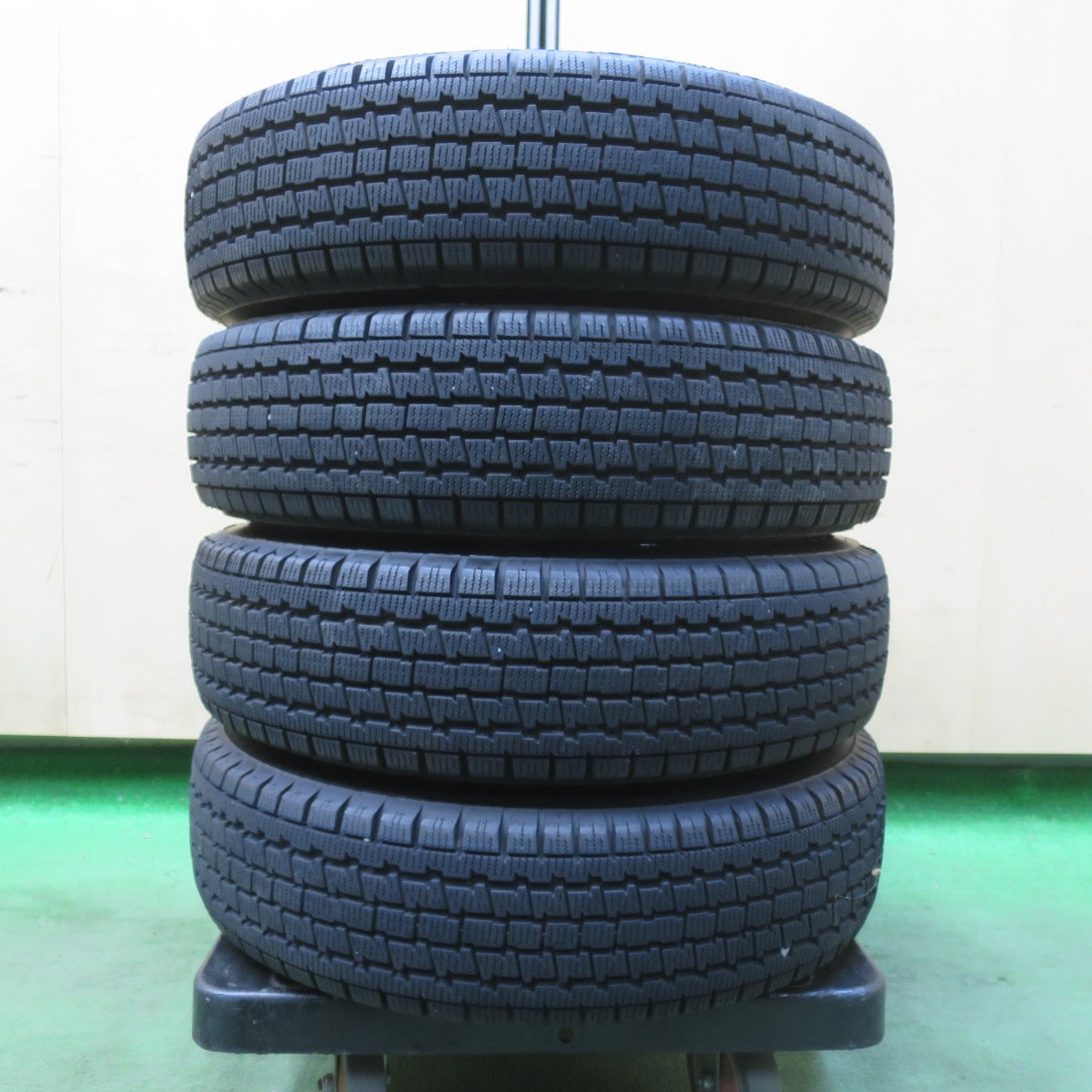 キレイ！22年★スタッドレス 145/80R12 80/78N ブリヂストン W300 BALMINUM バルミナ 12インチ PCD100/4H★5111403イス