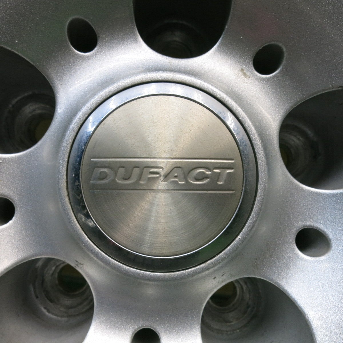 バリ溝！キレイ！9.5分以上★スタッドレス 225/55R18 ダンロップ ウインターマックス SJ8 DUFACT デュファクト 18インチ PCD114.3/5H★6041209HAス