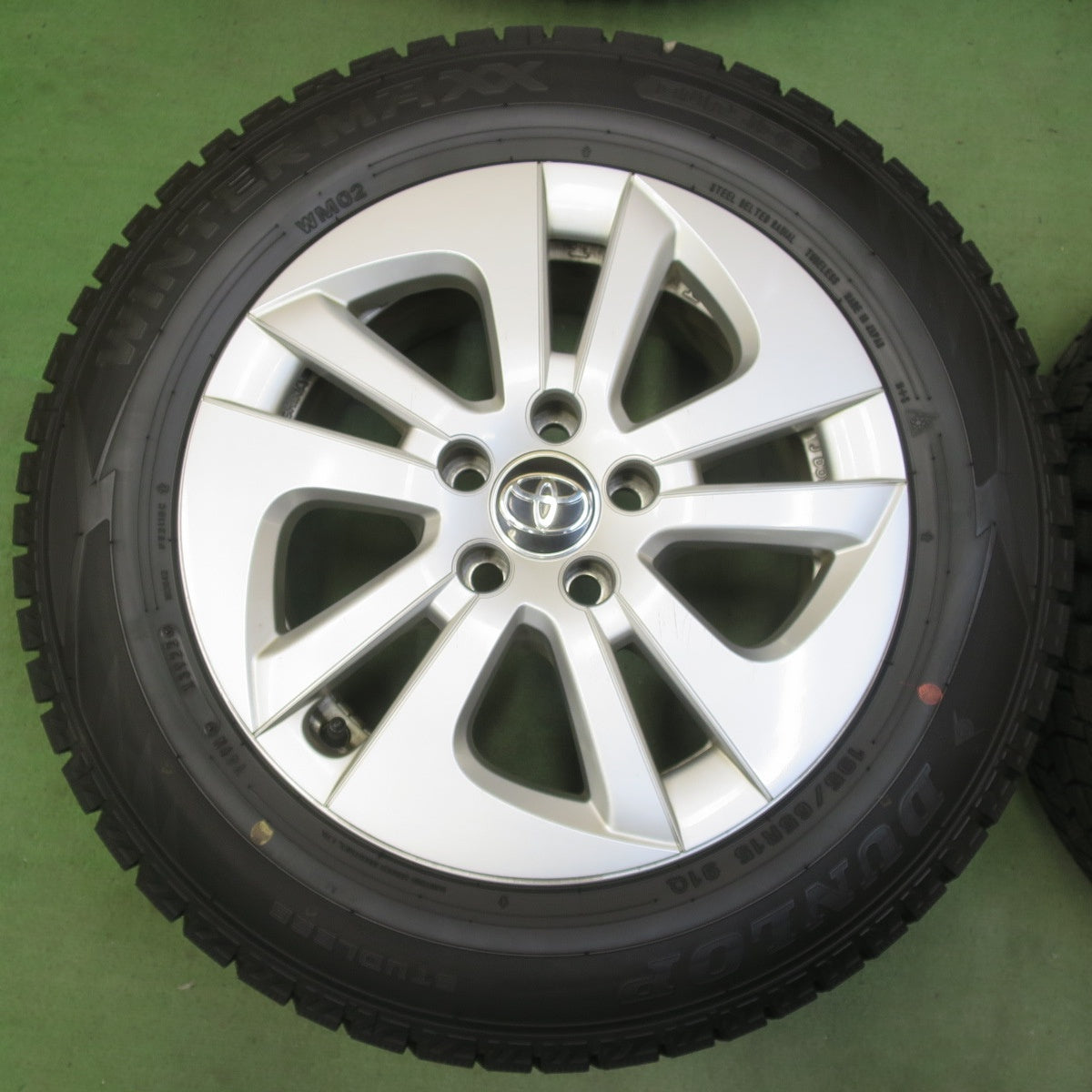 バリ溝！22年！キレイ！9.5分◎トヨタ 50系 プリウス 純正 195/65R15 スタッドレス ダンロップ ウインターマックス WM02 15インチ PCD100/5H◎6070108イス