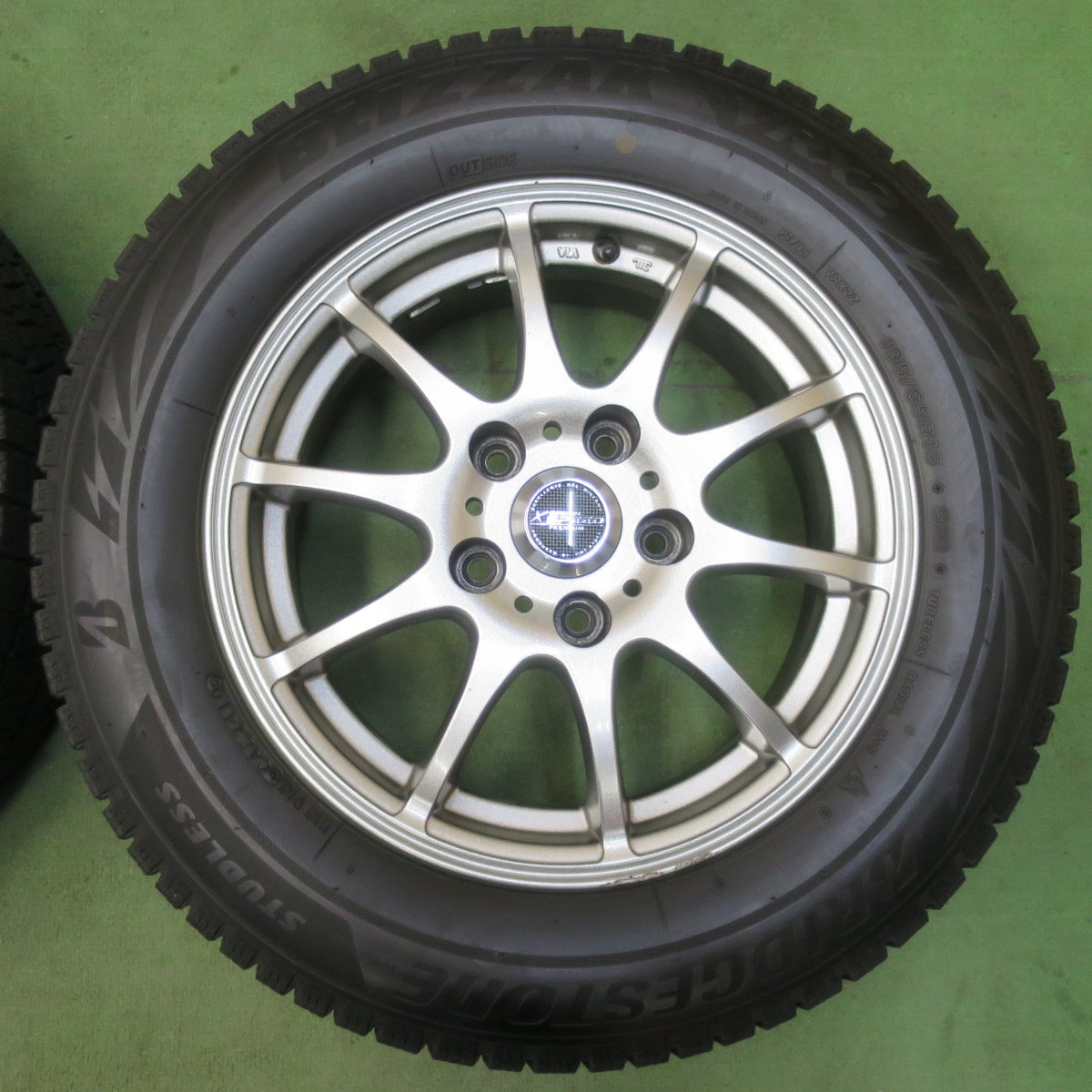 バリ溝！9.5分★スタッドレス 195/65R15 ブリヂストン ブリザック VRX2 X CROSS SPEED PREMIUM クロススピード 15インチ PCD114.3/5H★5121305イス