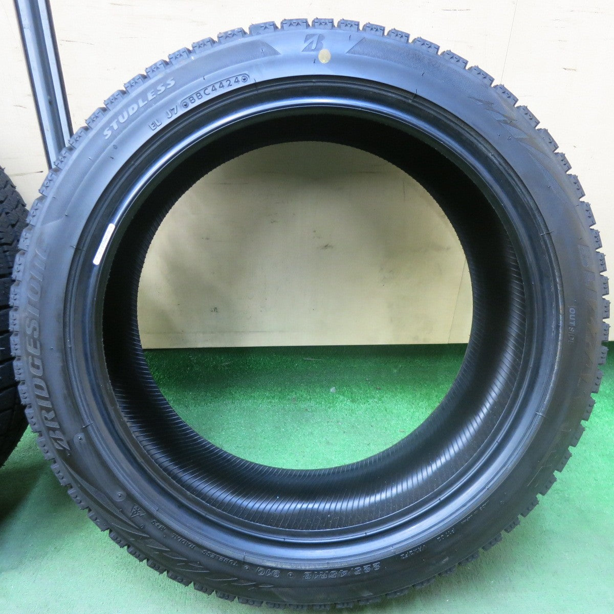 ほぼ未使用！24年★スタッドレス 225/45R18 ブリヂストン ブリザック VRX2 タイヤ 18インチ レガシィ レヴォーグ アテンザ フォレスター 等★5110704SKスタ