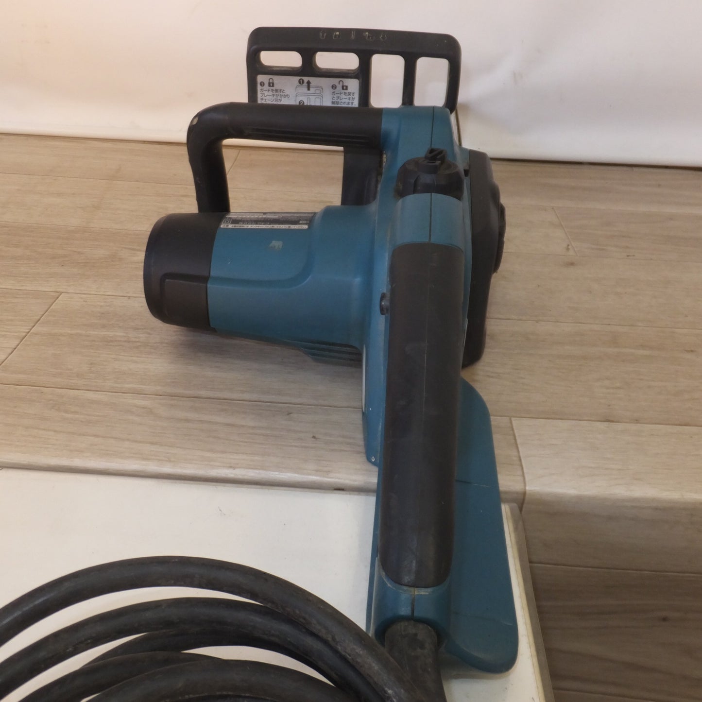 [送料無料] ★マキタ makita 350mm 電気チェンソー MUC3541　100V～ 15A 50-60Hz 1430W★
