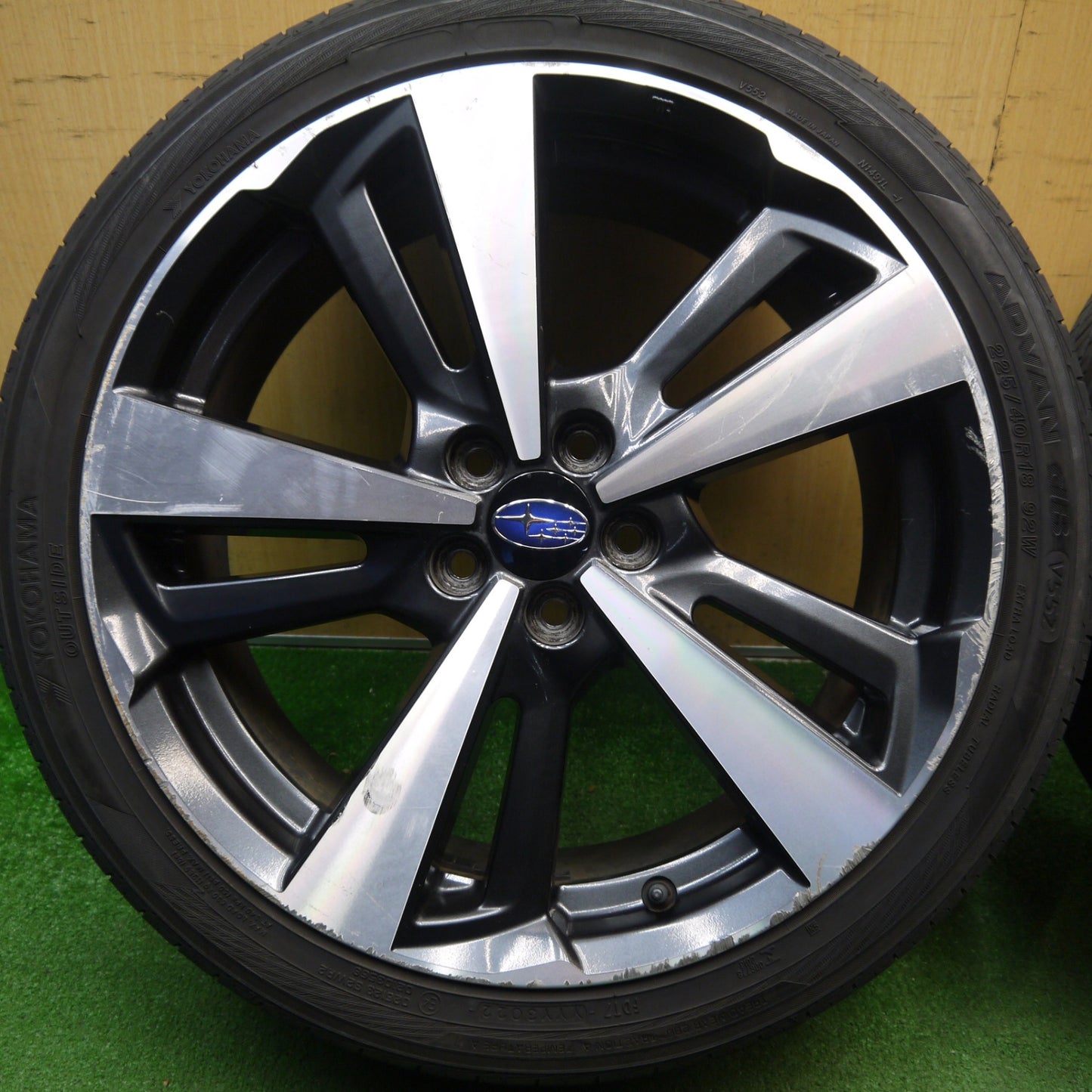 バリ溝！22年！8.5分★スバル インプレッサ スポーツ 純正 225/40R18 ヨコハマ アドバン dB V552 18インチ PCD100/5H★6033110Hノ
