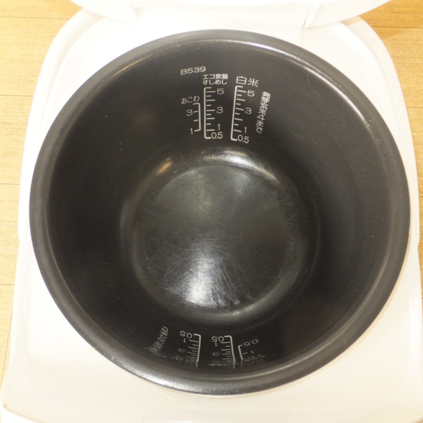 [送料無料] キレイ★象印 ZOJIRUSHI 20年製 IH炊飯ジャー NP-XB10　炊飯容量 1.0L　100V 1105W 50/60Hz★