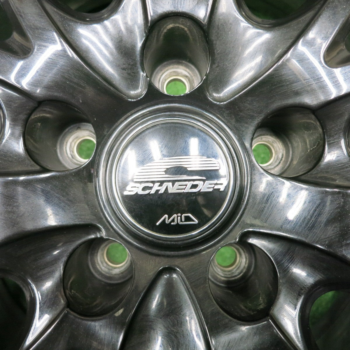 [送料無料] バリ溝！22年！キレイ！9.5分★スタッドレス 215/70R16 トーヨー ウインター トランパス TX SCHNEIDER MiD シュナイダー 16インチ PCD114.3/5H★4112102NJス