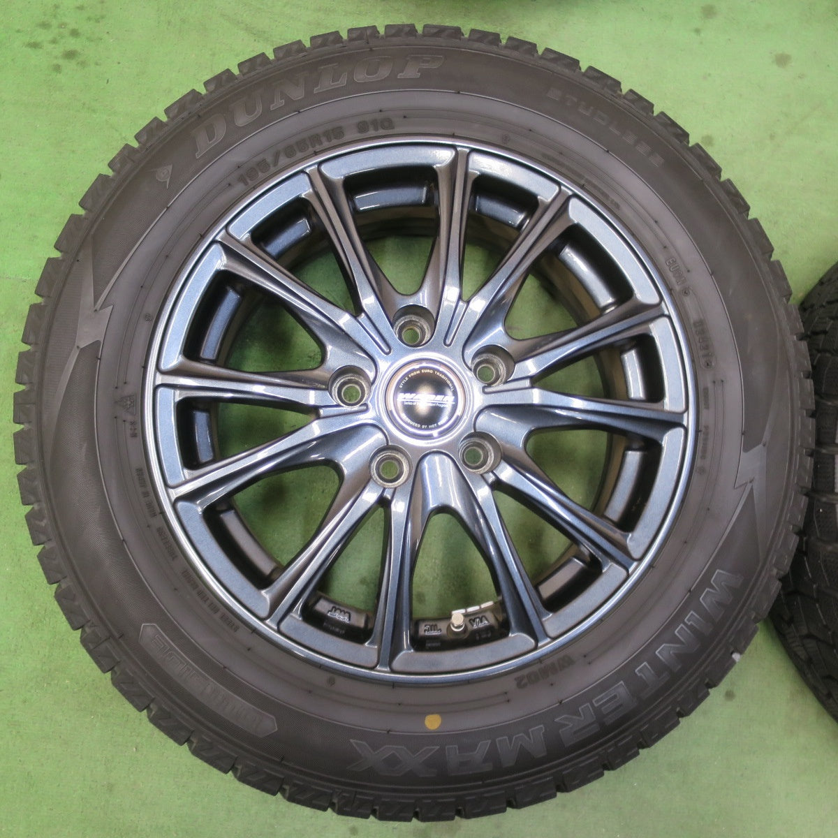 バリ溝！キレイ！9分★スタッドレス 195/65R15 ダンロップ ウインターマックス WM02 WAREN ヴァーレン 15インチ PCD114.3/5H★6020502イス
