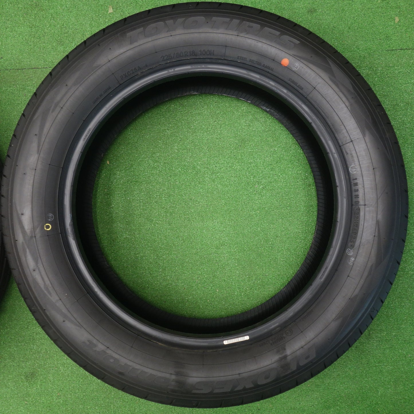 新車外し！25年★225/60R18 トーヨー プロクセス Comfort コンフォート 18インチ タイヤ 40系 アルファード ヴェルファイア ハリアー RAV4 等★6060503KTノタ