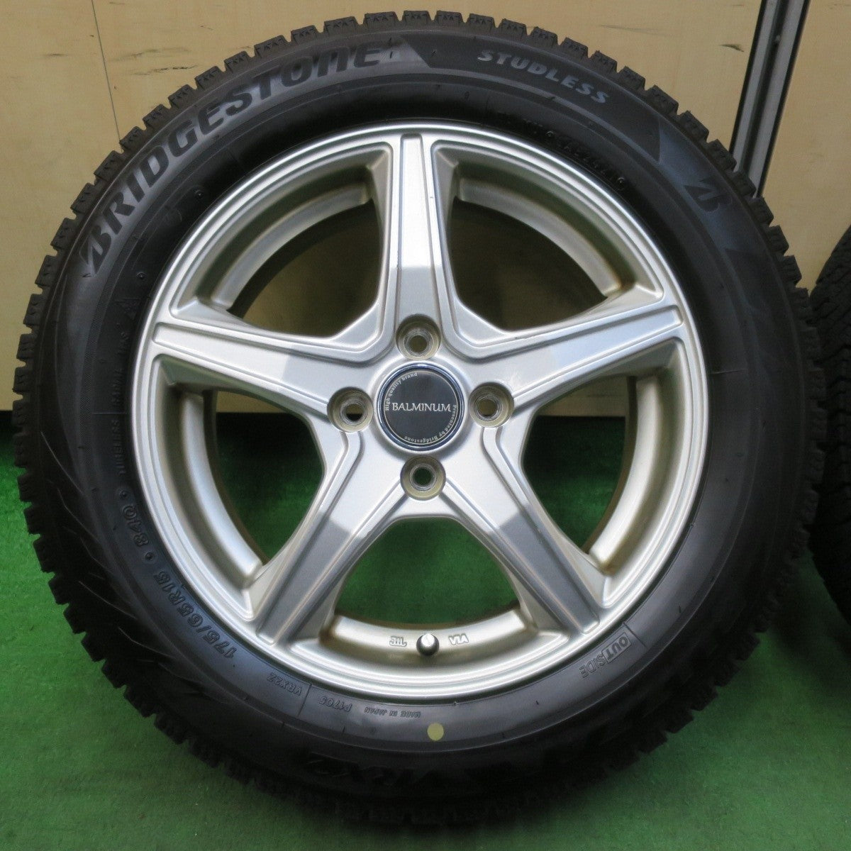 バリ溝！21年！9分★スタッドレス 175/65R15 ブリヂストン ブリザック VRX2 BALMINUM バルミナ PCD100/4H★4110906イス