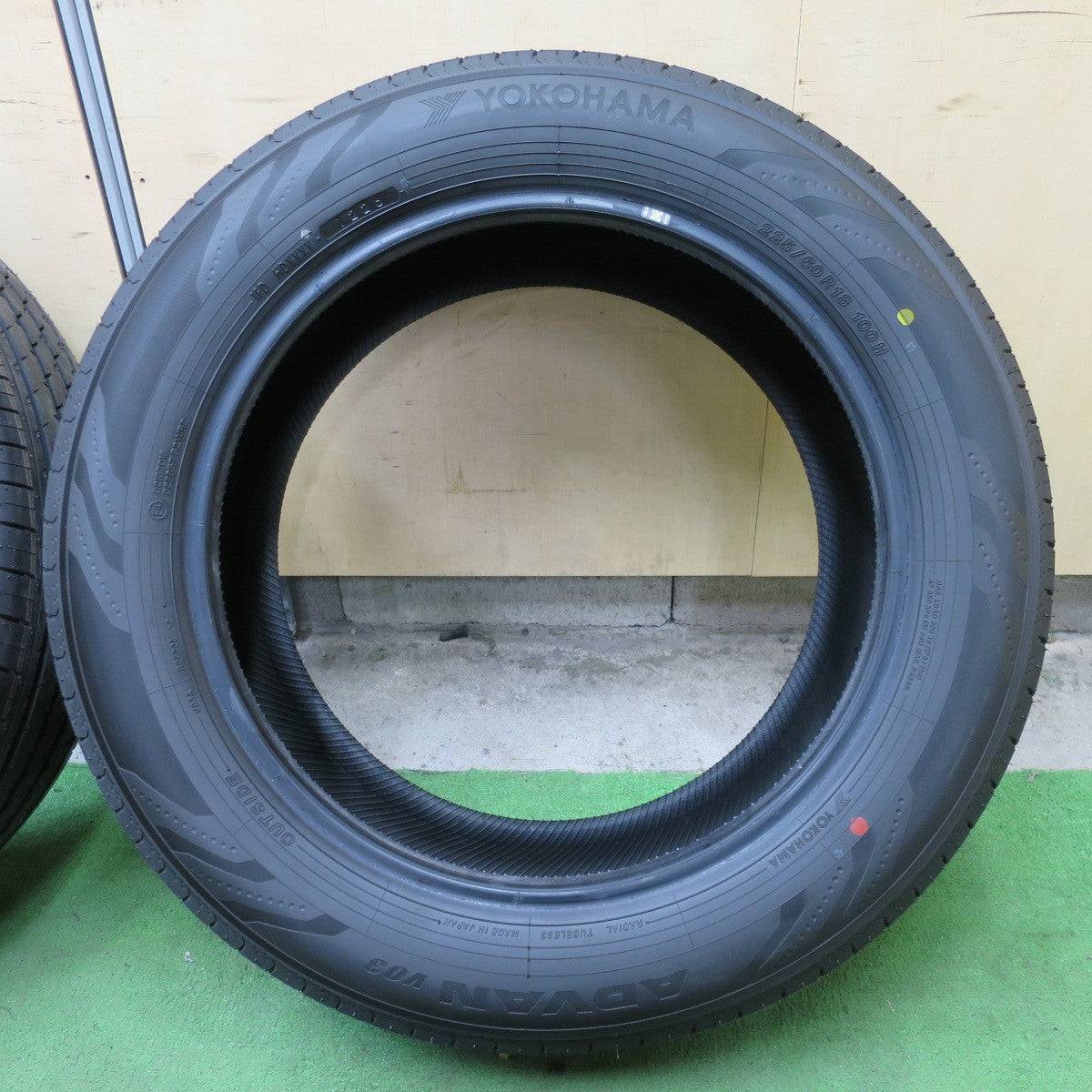 新車外し！26年★225/60R18 ヨコハマ アドバン V03 V03A タイヤ 18インチ 40系 アルファード ヴェルファイア レクサス NX 等★6063002NGノタ