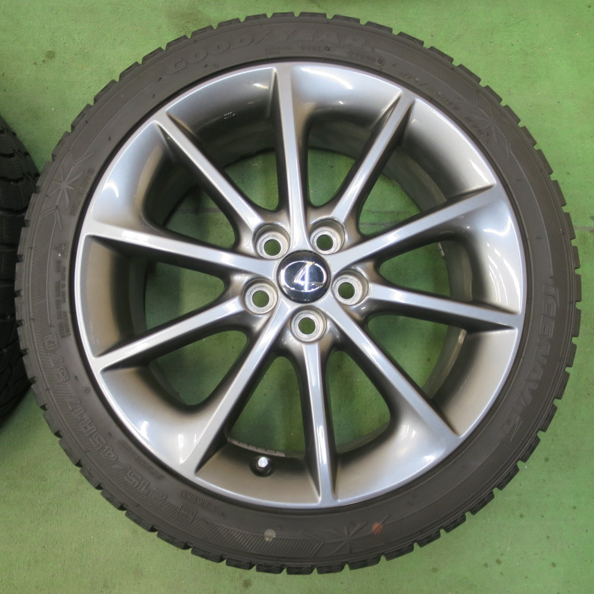 4本価格★レクサス CT 200 h 純正 215/45R17 スタッドレス グッドイヤー アイスナビ6 17インチ PCD100/5H★6011608イス