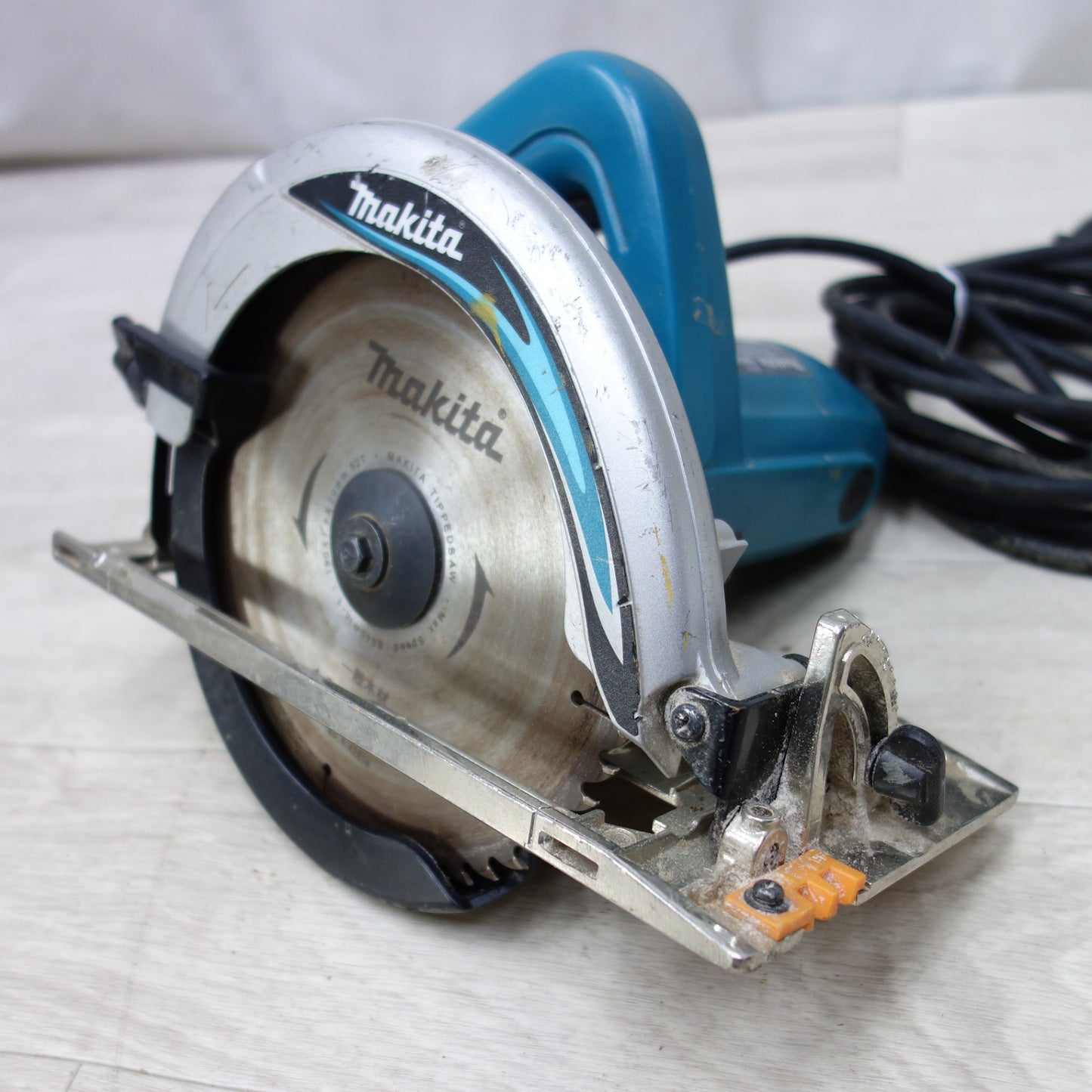[送料無料] ◆マキタ 190mm マルノコ 100V 5834BA 丸鋸 丸のこ 丸ノコ 木工 切断機 電動 工具◆