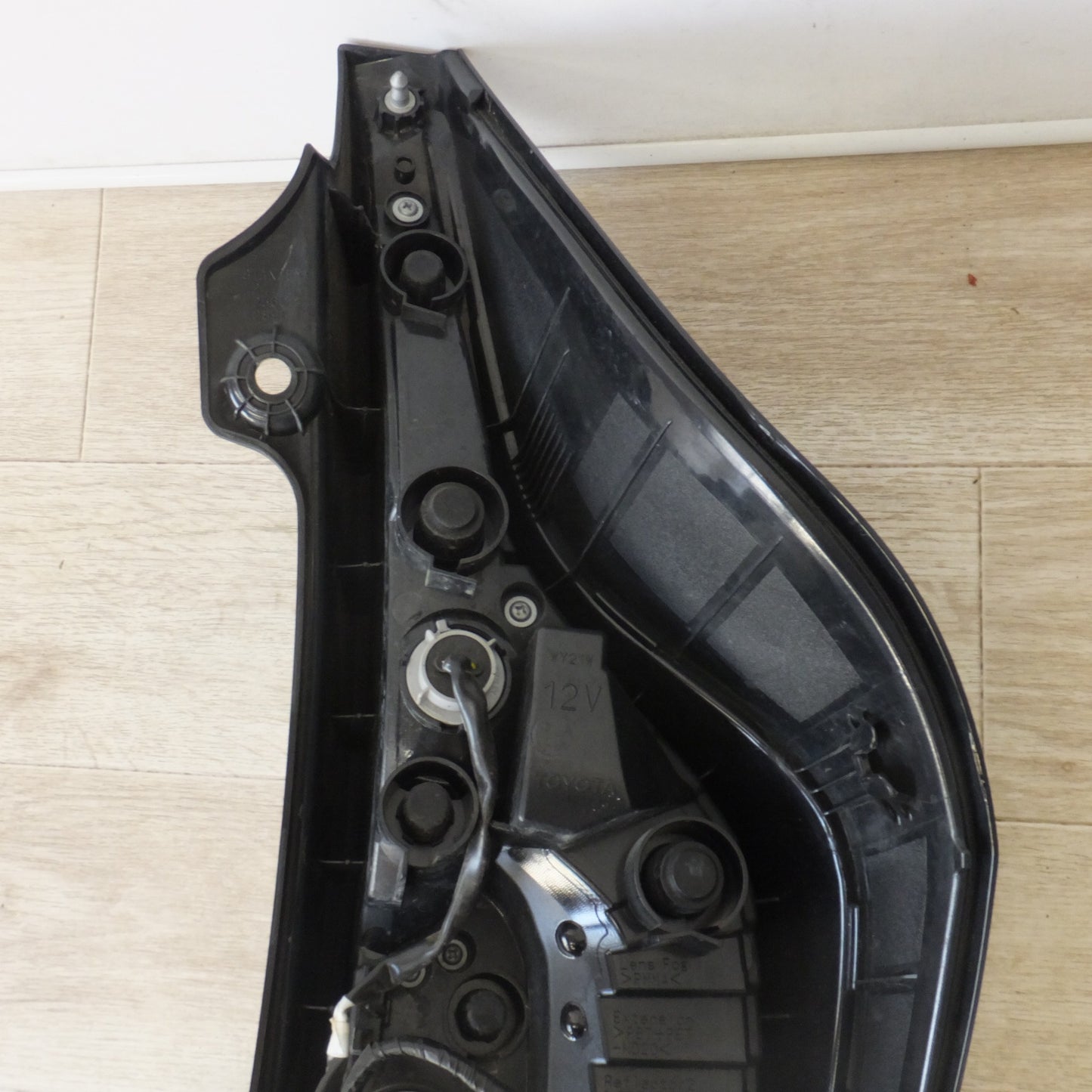[送料無料] ★トヨタ TOYOTA 純正 アクア NHP10 テールライト STANLEY 52-297 左★