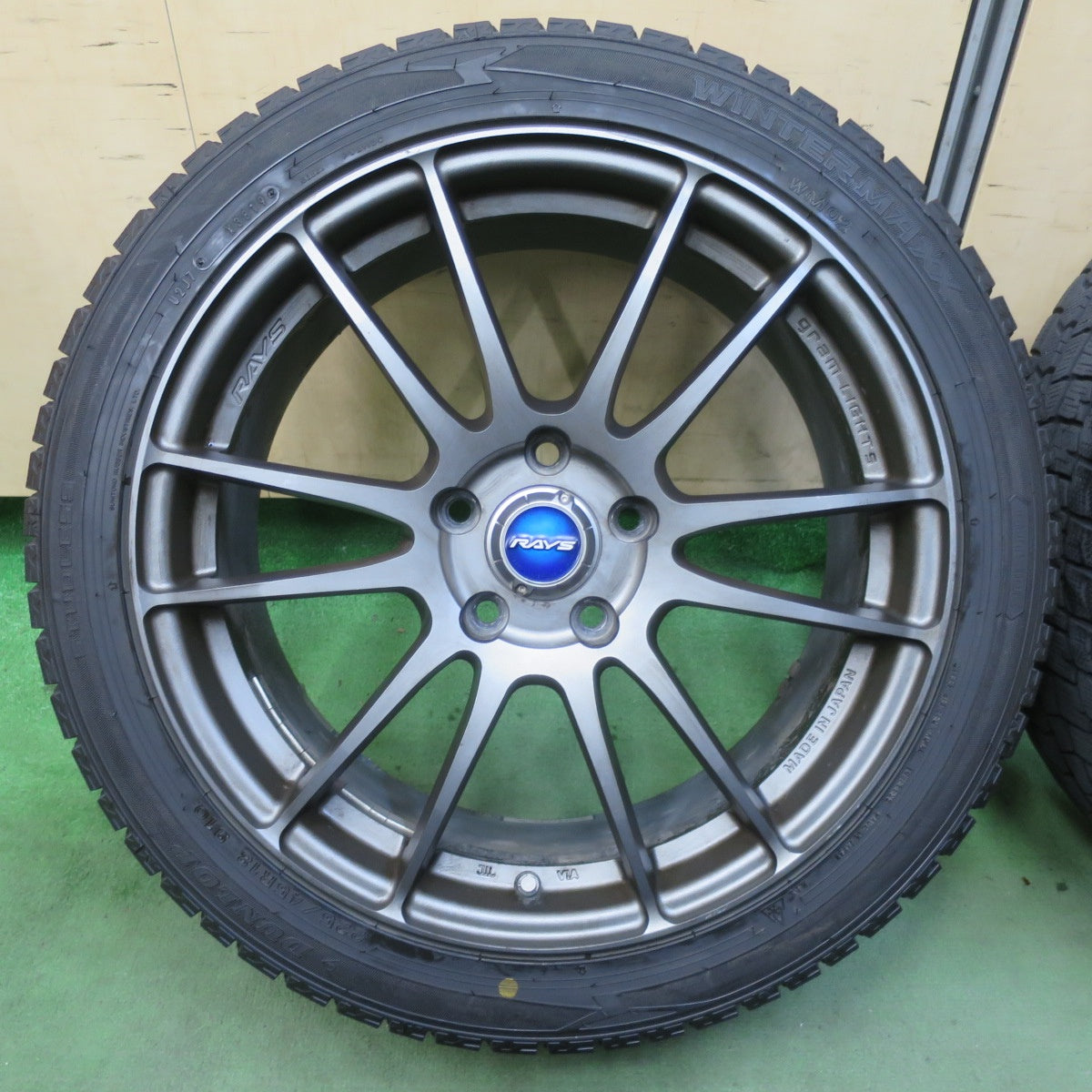 バリ溝！9分★RAYS gram LIGHTS 57xtreme 225/45R18 スタッドレス ダンロップ ウインターマックス WM02 レイズ グラムライツ 18インチ PCD114.3/5H★5111302TTス