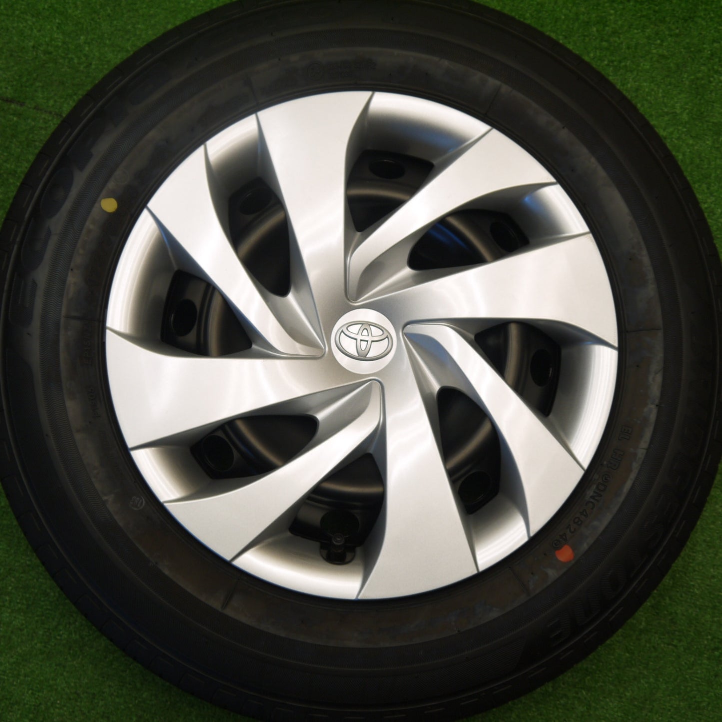 新車外し！24年★トヨタ ヤリス 純正 スチール 175/70R14 ブリヂストン エコピア EP150 14インチ PCD100/4H★5102801Hノ