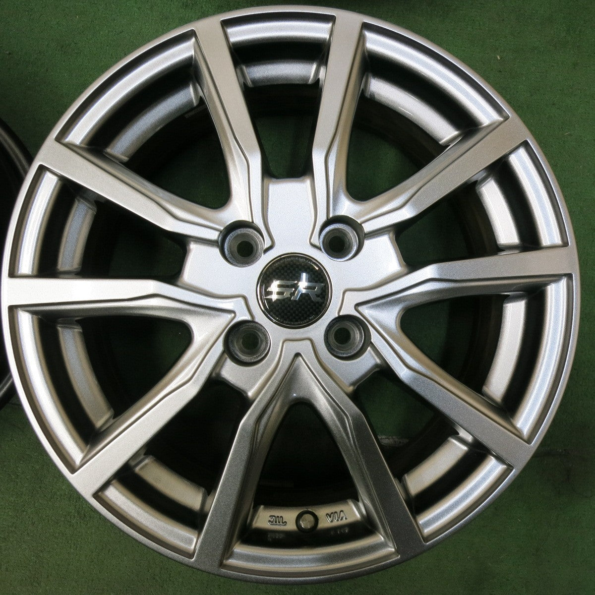 [送料無料] キレイ★STRANGER ストレンジャー ホイール 15インチ 15×6J PCD100/4H★5011706SYホ