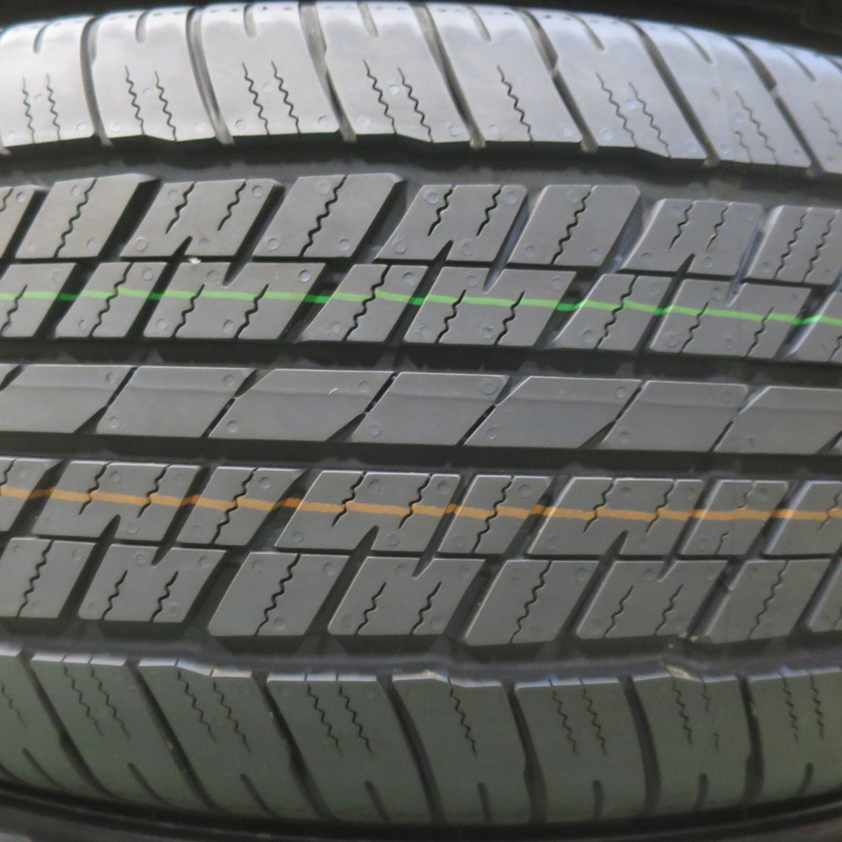 新車外し！25年◎265/65R18 ダンロップ AT23 グラントレック タイヤ 18インチ ランクル 300 250 レクサス LX 等◎6101608イノタ