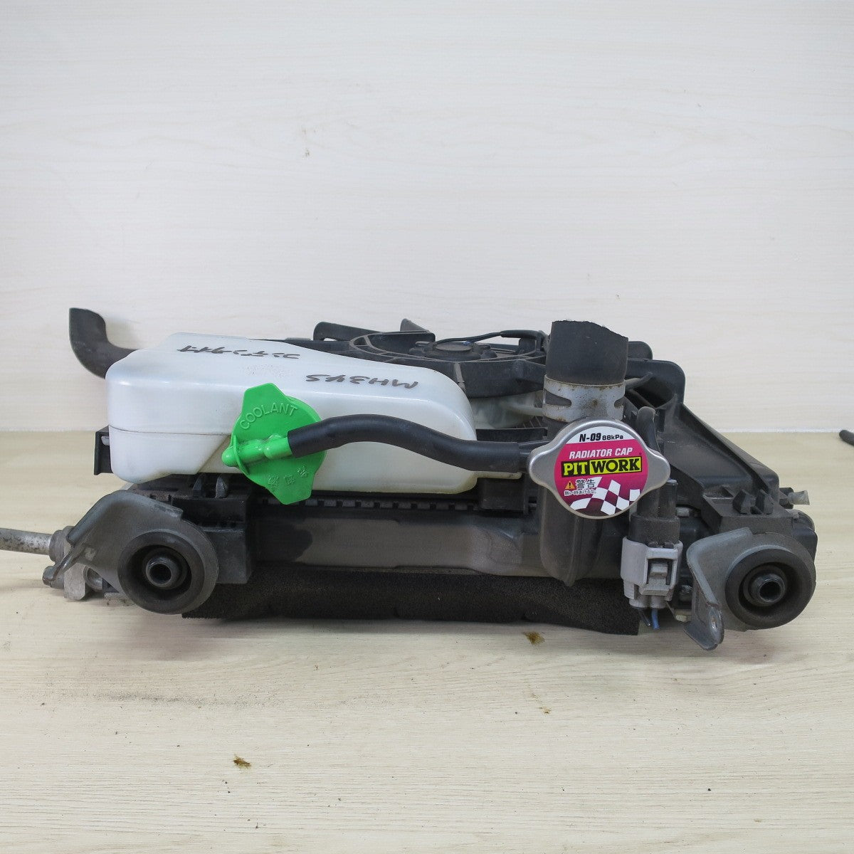 ♪スズキ MH34S ワゴンR 純正 DENSO ラジエーター N-09 88kPa 222000-7211 電動 ファン 065000-3390 デンソー カー パーツ♪ [送料無料]