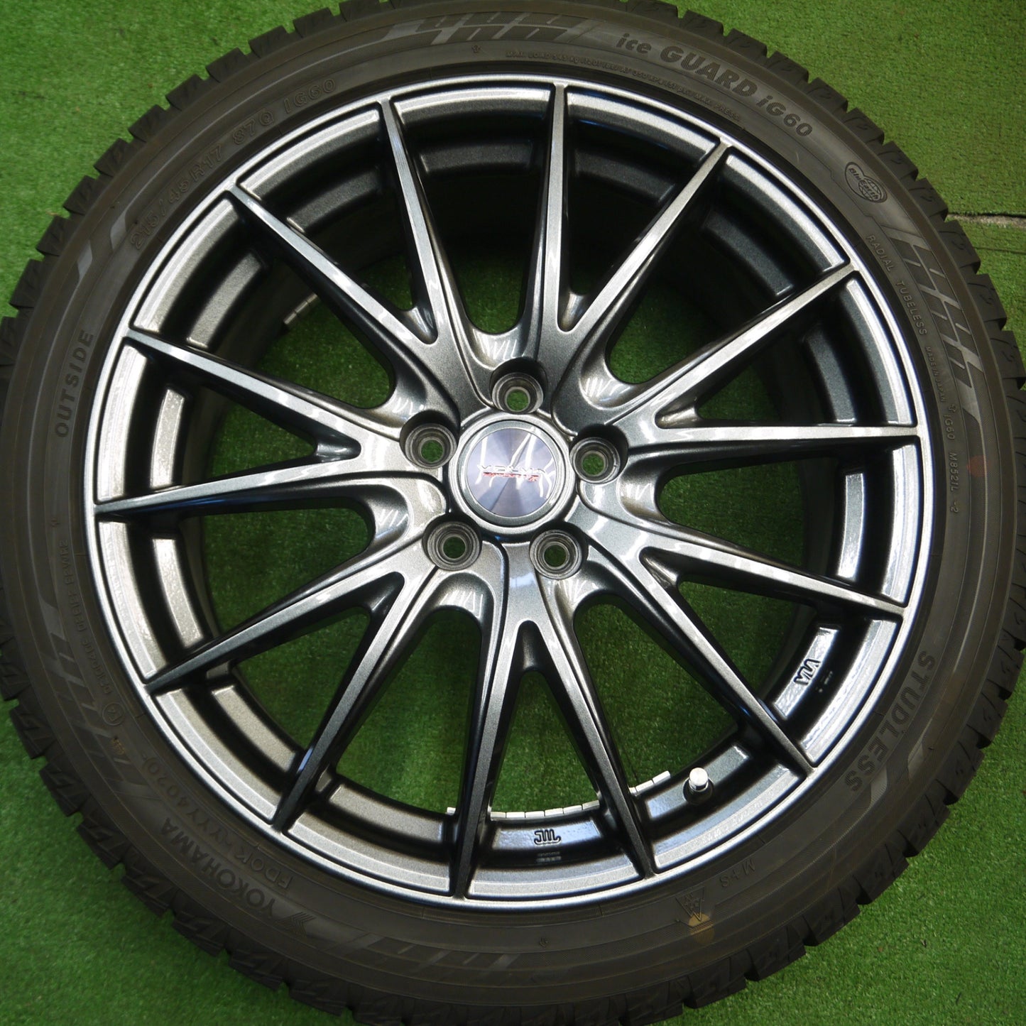 [送料無料] バリ溝！キレイ！9.5分★プリウス 86 BRZ 等 215/45R17 スタッドレス ヨコハマ アイスガード iG60 VELVA SPORTZ ヴェルヴァ 17インチ PCD100/5H★5011001Hス