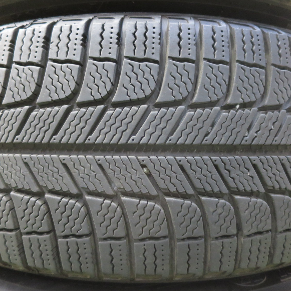 バリ溝！キレイ！9.5分★ベンツ 等 AGA Burg 225/55R17 スタッドレス ミシュラン X-ICE XI3 17インチ ブルグ PCD112/5H★5080604イス