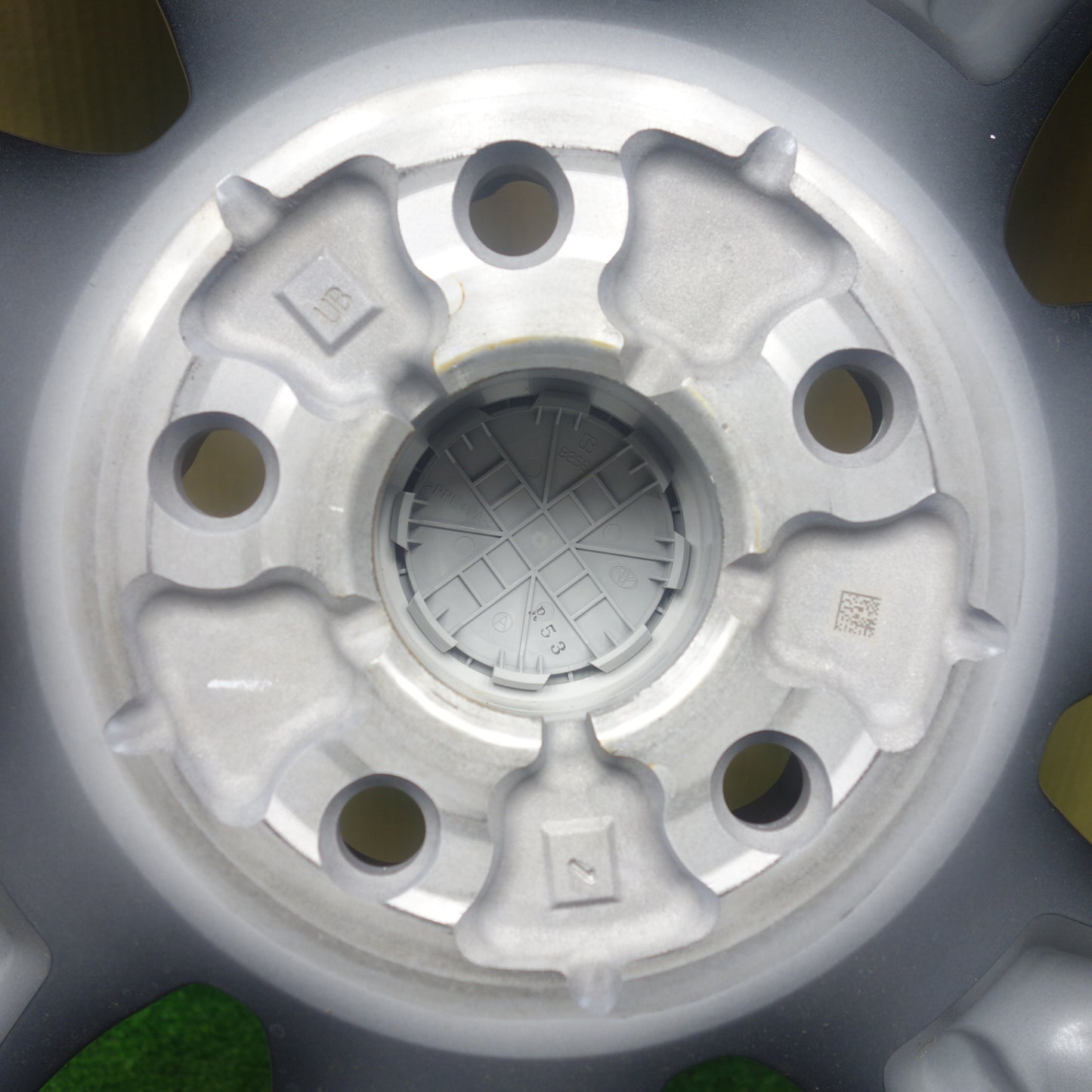 新車外し★トヨタ クラウン エステート Z 純正 ホイール 21インチ 21×8.5J PCD114.3/5H★6011603KTホ