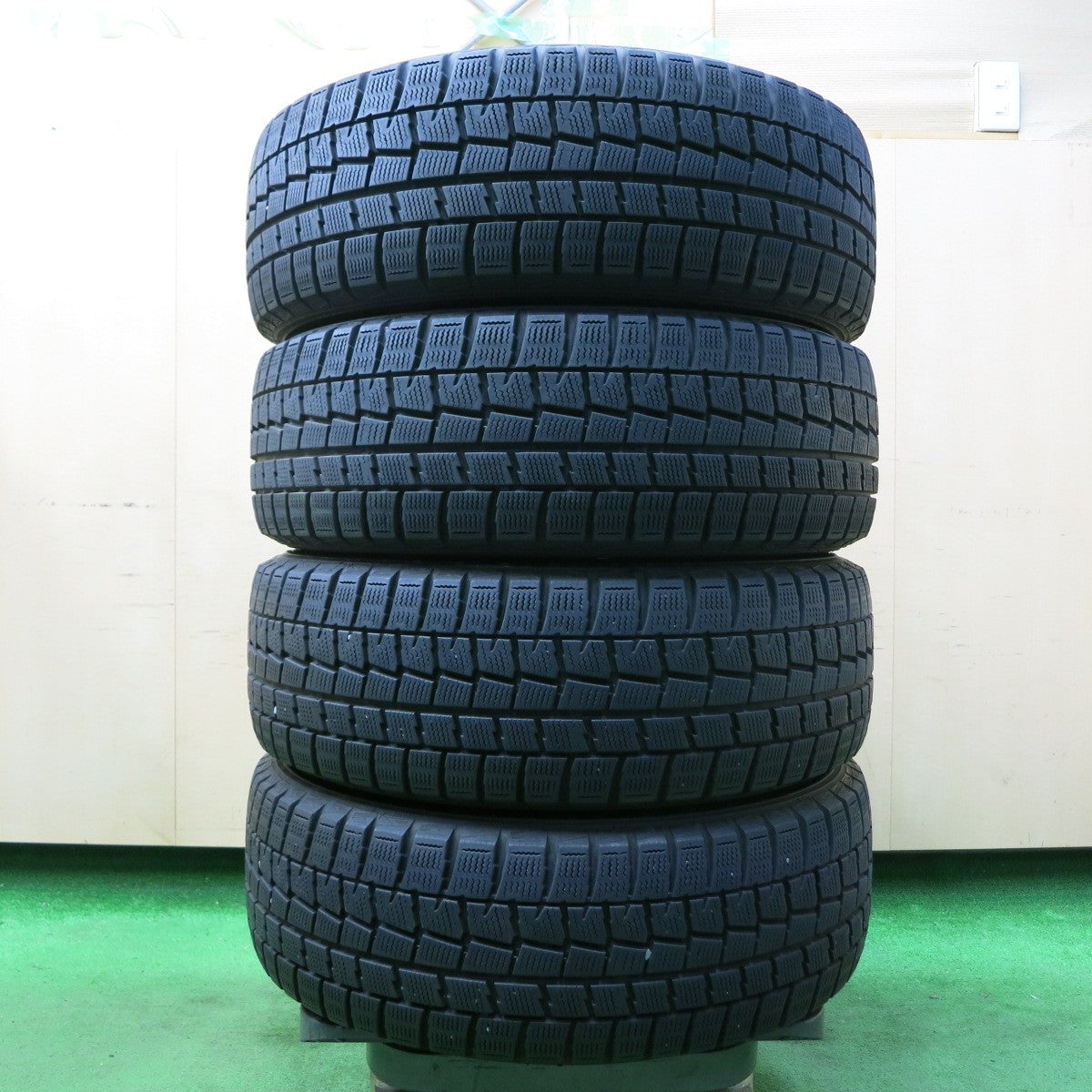 *送料無料* バリ溝！キレイ！8.5分★レクサス CT200h 純正 205/55R16 スタッドレス ダンロップ ウインターマックス WM01 PCD100/5H★4051004イス
