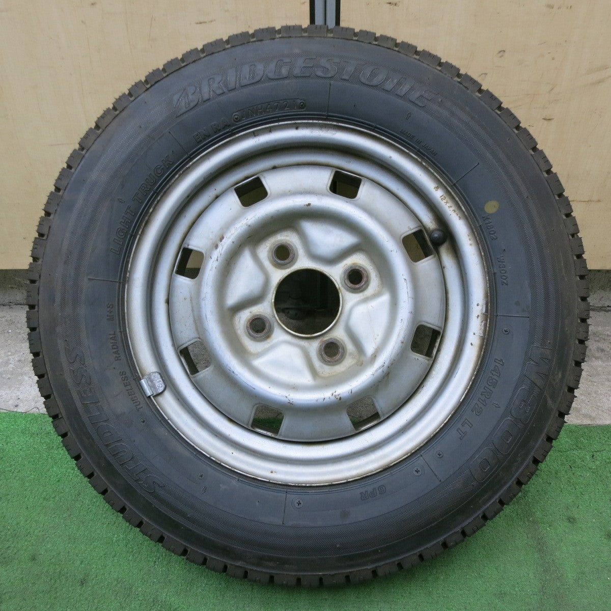 未使用！1本★スタッドレス 145R12 6PR ブリヂストン W300 スチール ホイール 12インチ PCD100/4H★6012810ナス