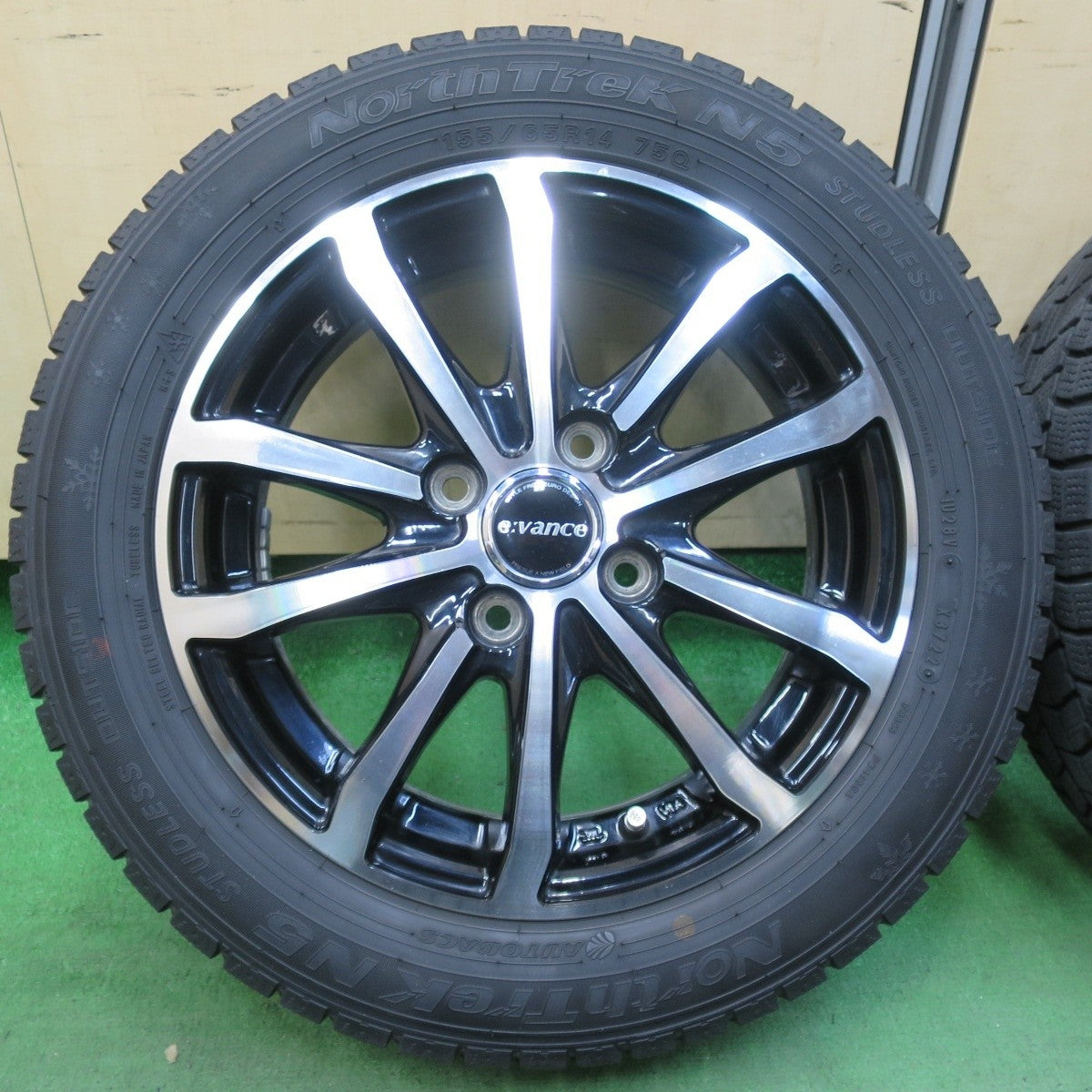 バリ溝！22年！キレイ！8.5分★スタッドレス 155/65R14 オートバックス ノーストレック N5 e:vance HA1 evance エヴァンス 14インチ PCD100/4H★5032610イス