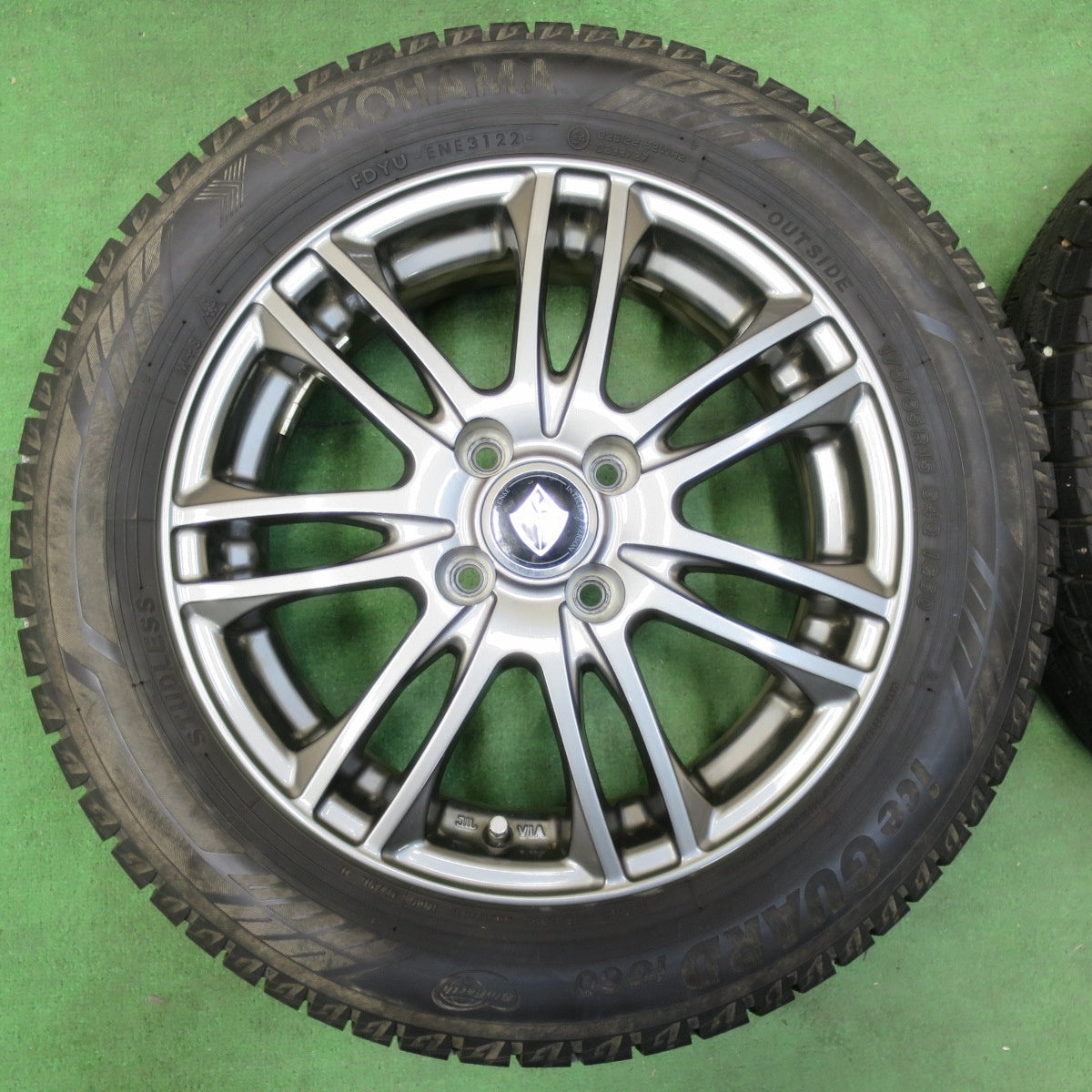 [送料無料] バリ溝！22年！9.5分★スタッドレス 175/65R15 ヨコハマ アイスガード iG60 VELVA ヴェルヴァ 15インチ PCD100/4H★4112006イス
