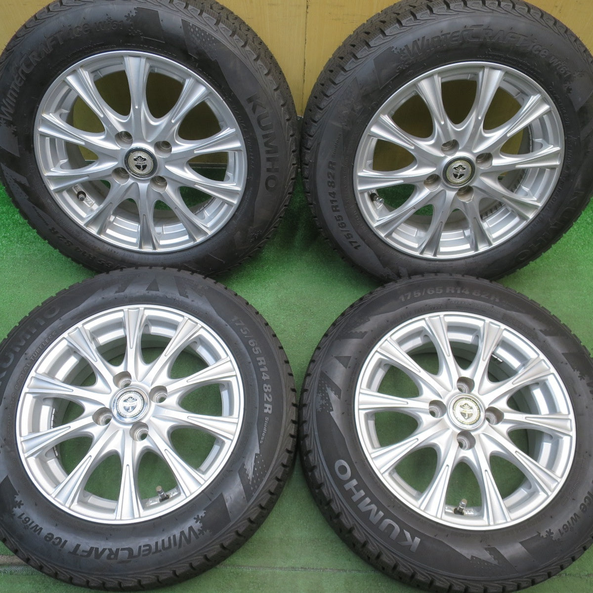 バリ溝！キレイ！ほぼ10分★スタッドレス 175/65R14 クムホ WinterCraft ice Wi61 JOKER ジョーカー 14インチ PCD100/4H★6052002NJス