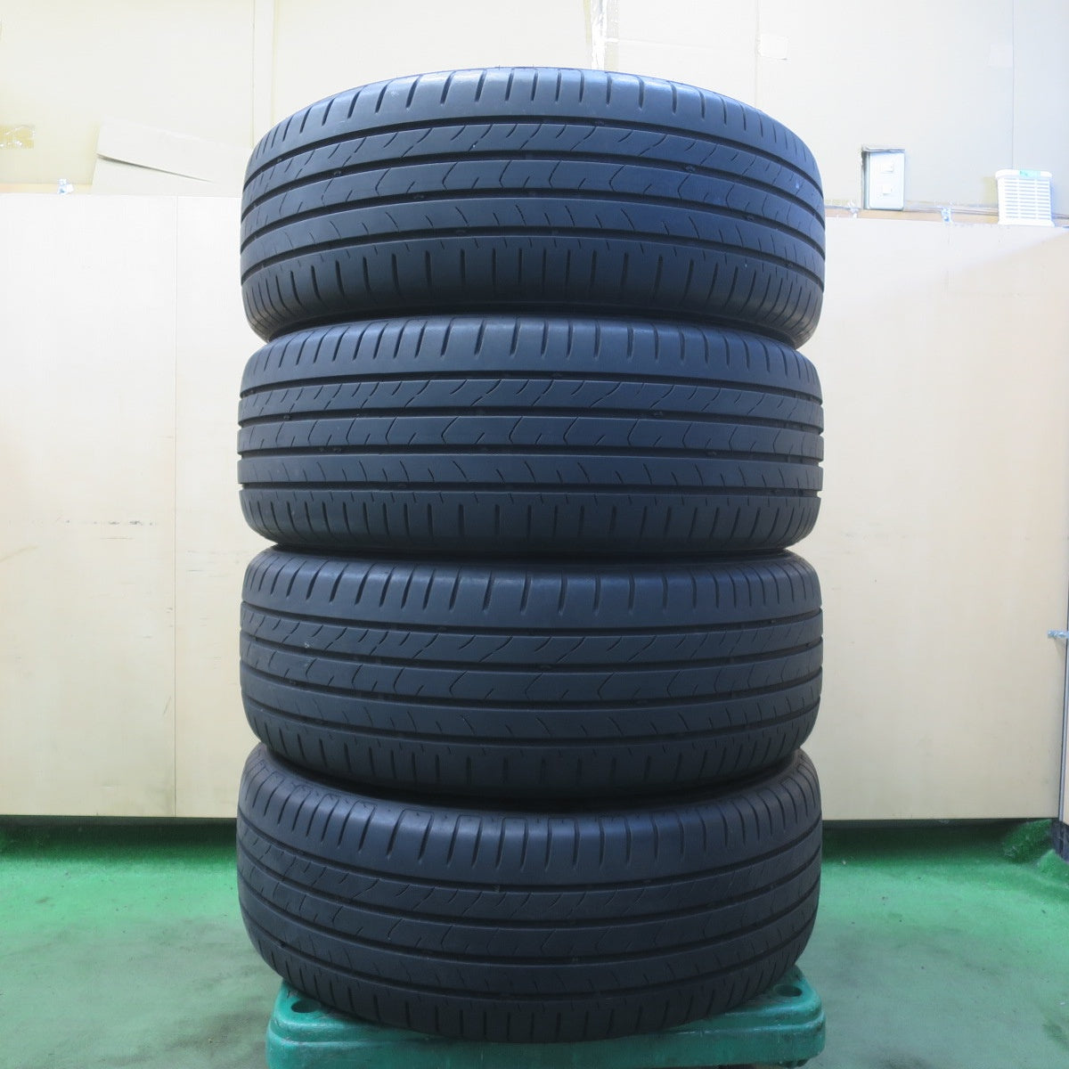 バリ溝！23年！キレイ！8.5分★ボルボ XC40 純正 235/50R19 ネオリン NEOSPORT S2 19インチ PCD108/5H★6052904イノ