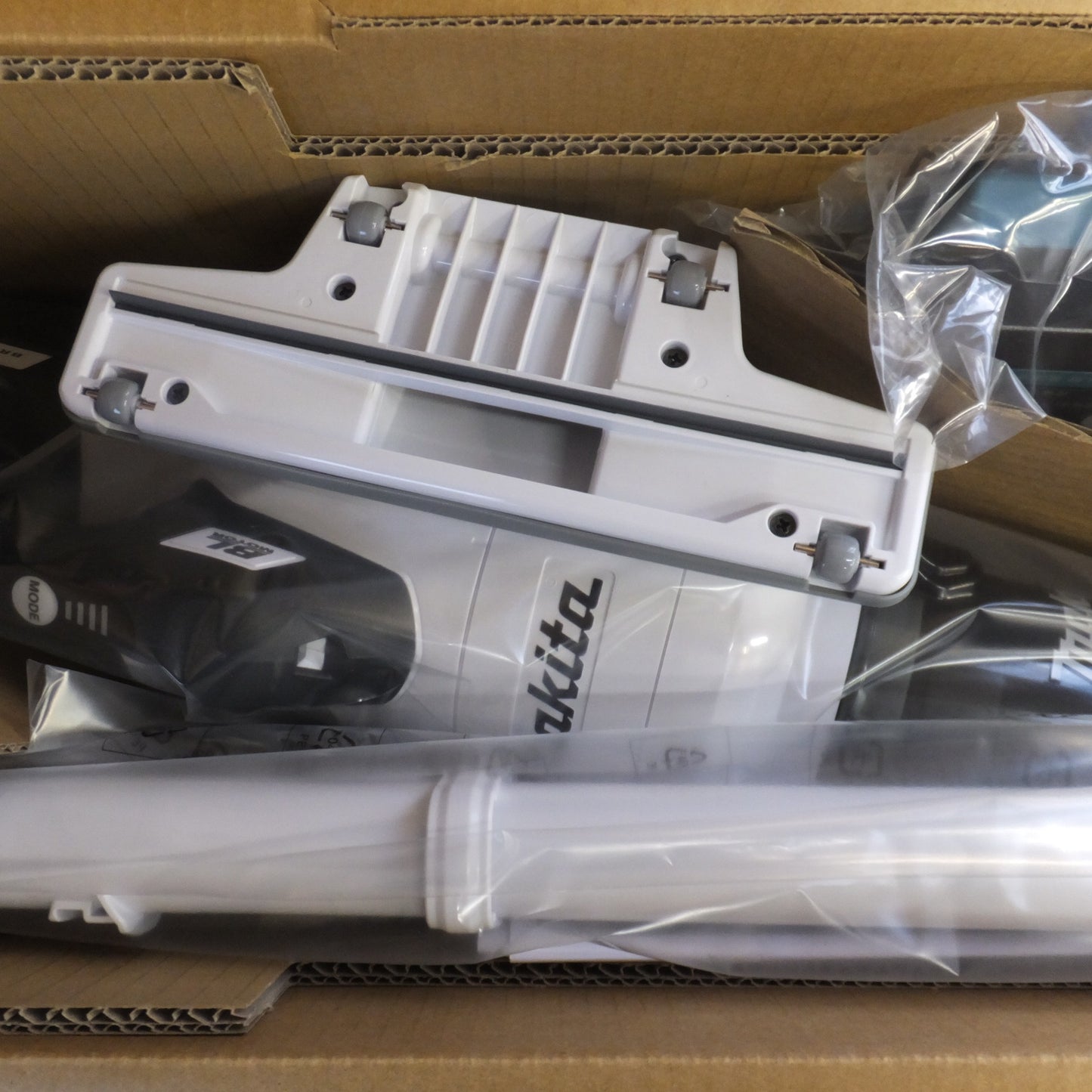 ●複数在庫有●[送料無料] 未使用★マキタ makita 充電式クリーナ CL003GRDW 白 40Vmax サイクロン一体式 ワンタッチスイッチ★